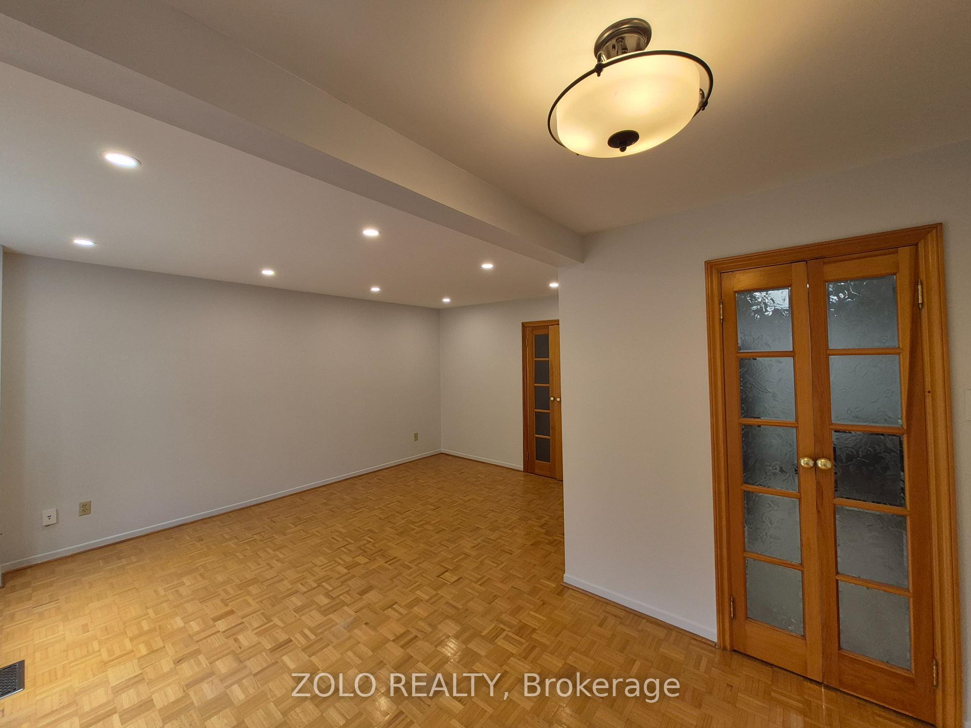 Photo 9 of 77 Colleen Street, Vaughan, Crestwood-Springfarm-Yorkhill — HOMEH