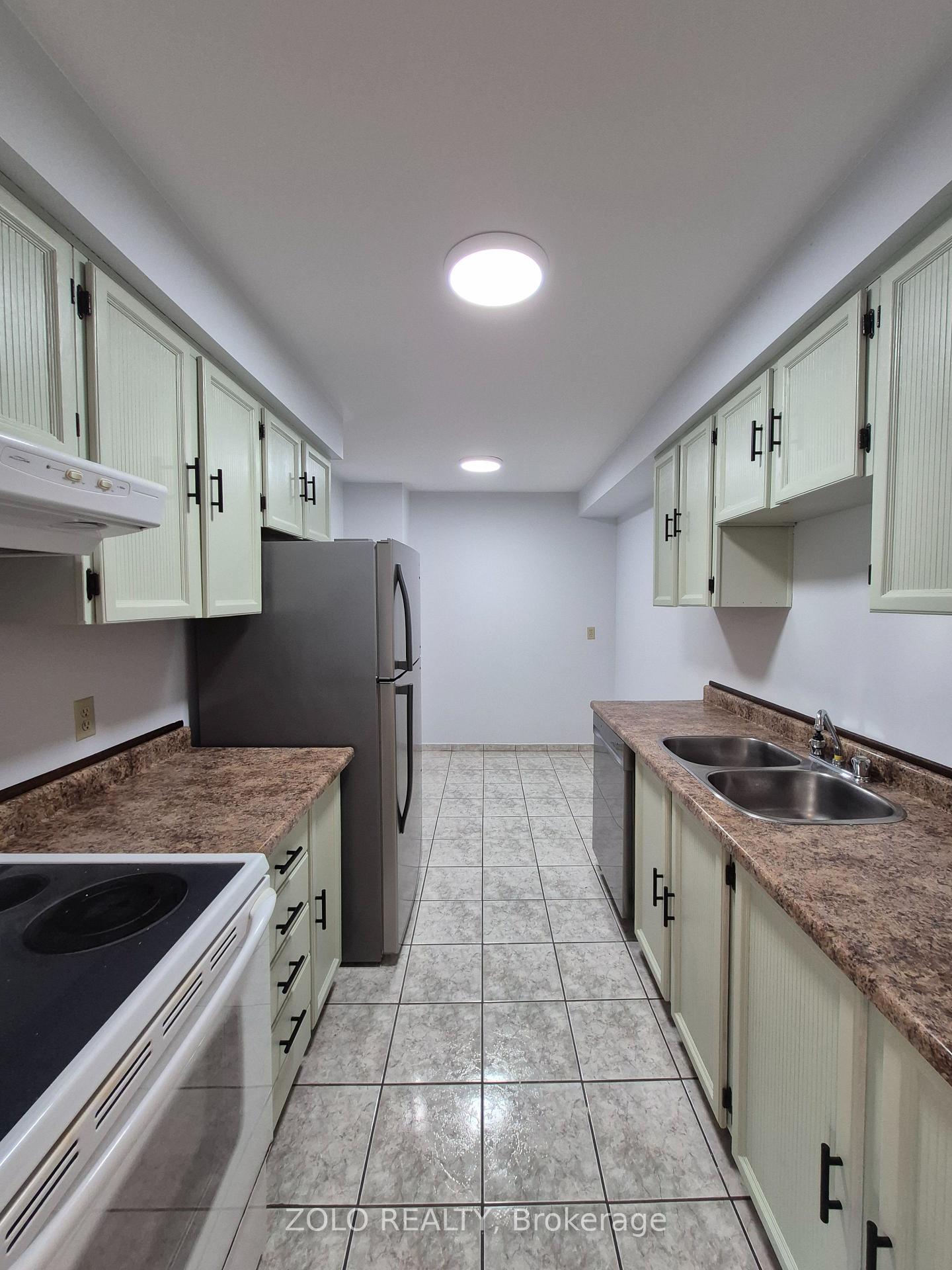 Photo 14 of 77 Colleen Street, Vaughan, Crestwood-Springfarm-Yorkhill — HOMEH