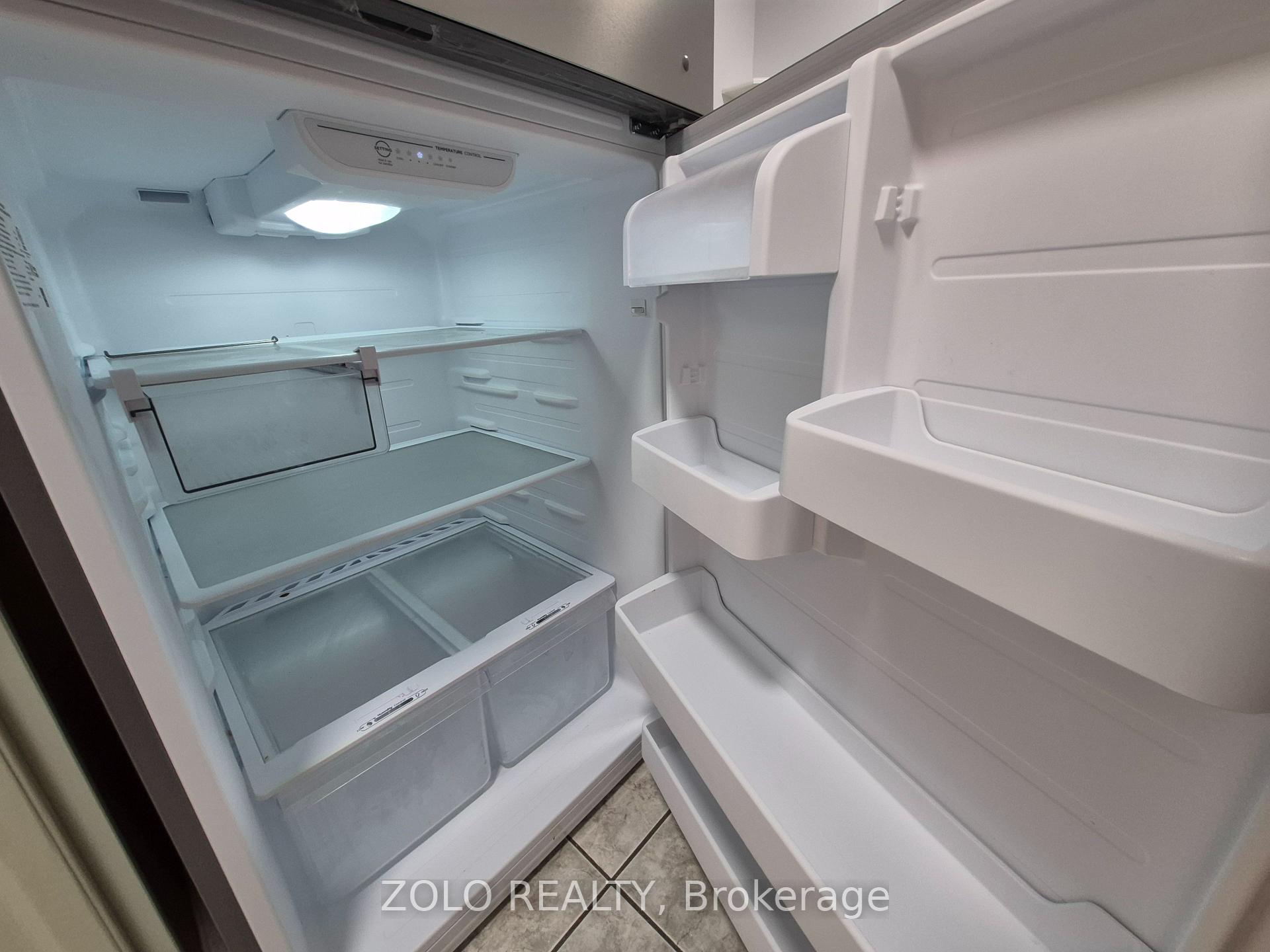 Photo 15 of 77 Colleen Street, Vaughan, Crestwood-Springfarm-Yorkhill — HOMEH