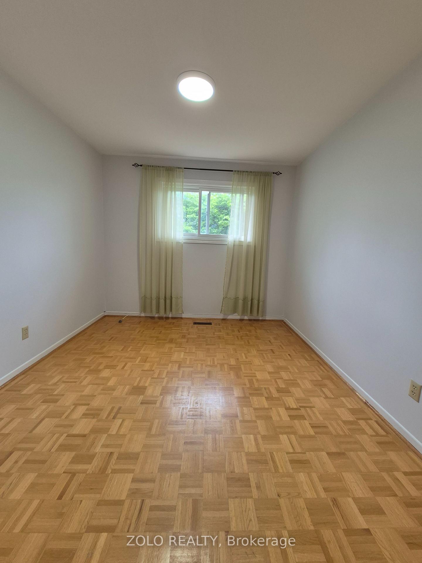 Photo 22 of 77 Colleen Street, Vaughan, Crestwood-Springfarm-Yorkhill — HOMEH