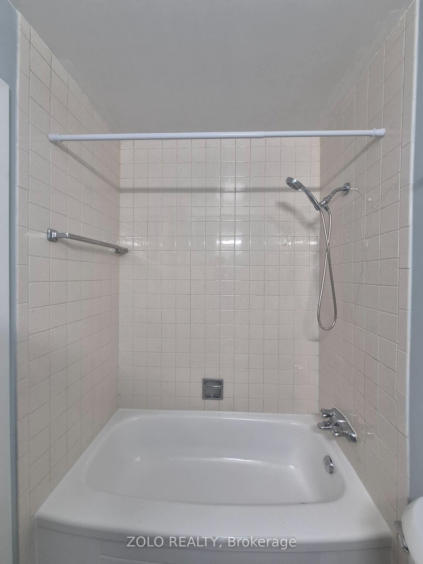 Photo 25 of 77 Colleen Street, Vaughan, Crestwood-Springfarm-Yorkhill — HOMEH