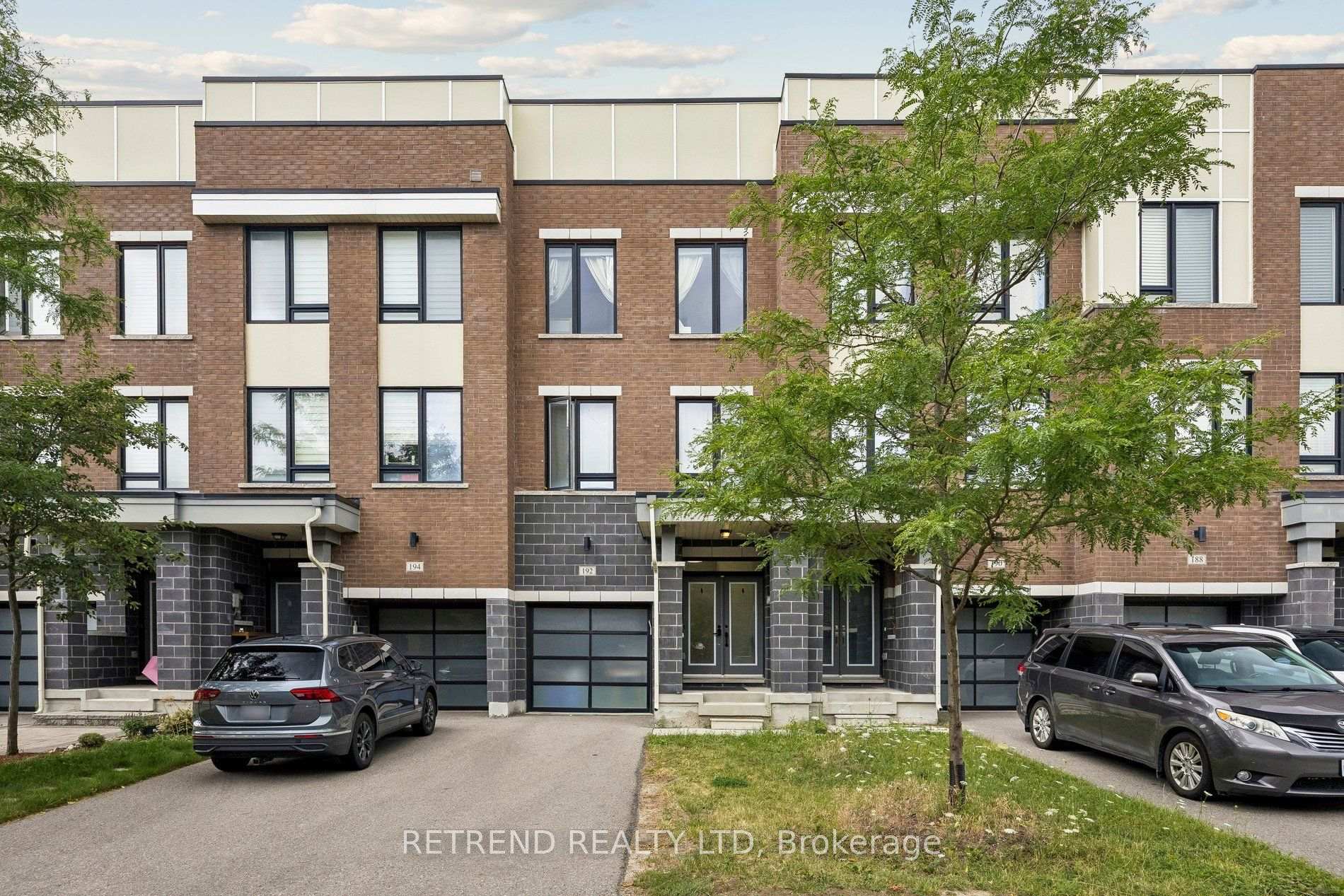 Photo 1 of 192 Salterton Circle, Vaughan, Rural Vaughan — HOMEH