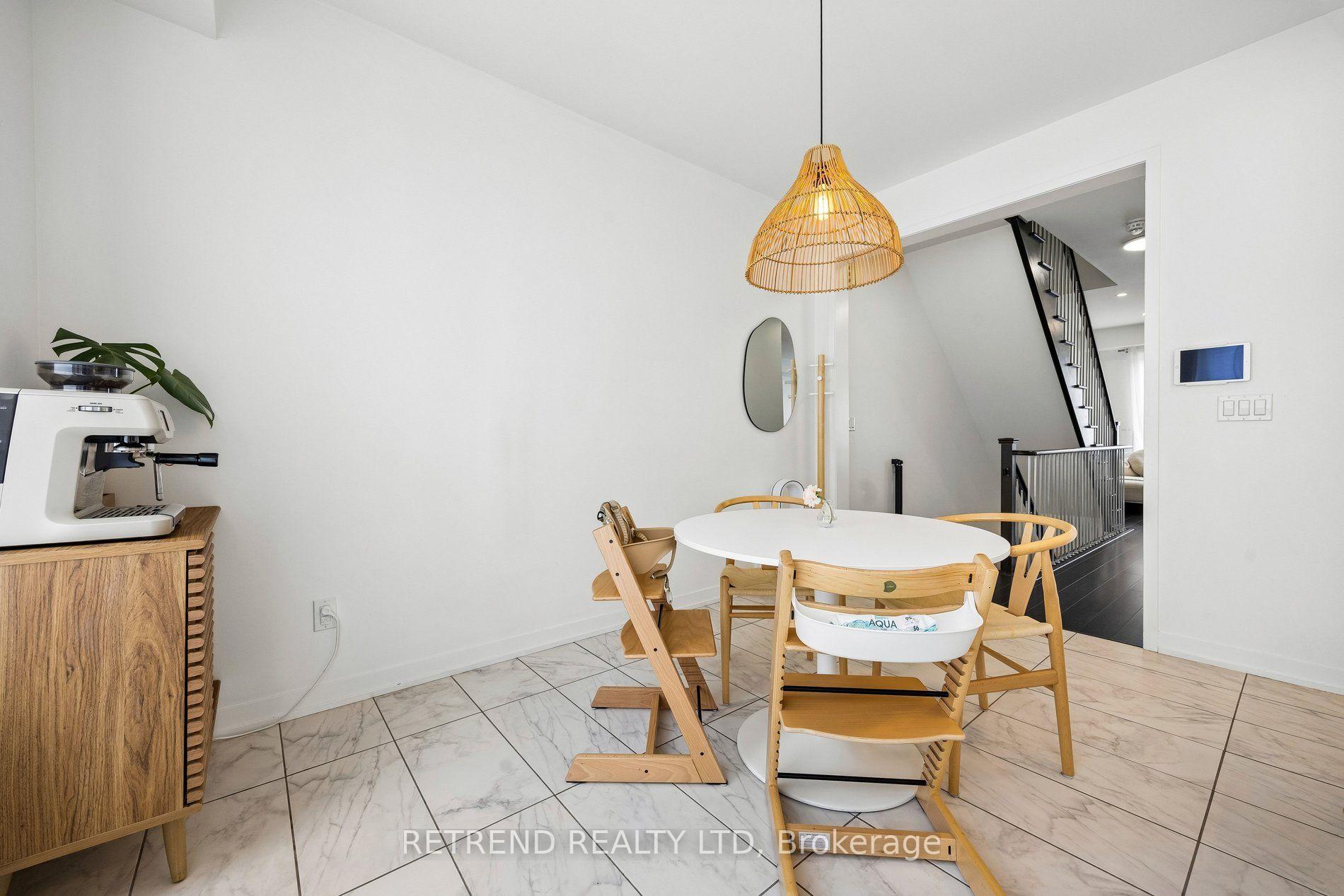 Photo 15 of 192 Salterton Circle, Vaughan, Rural Vaughan — HOMEH