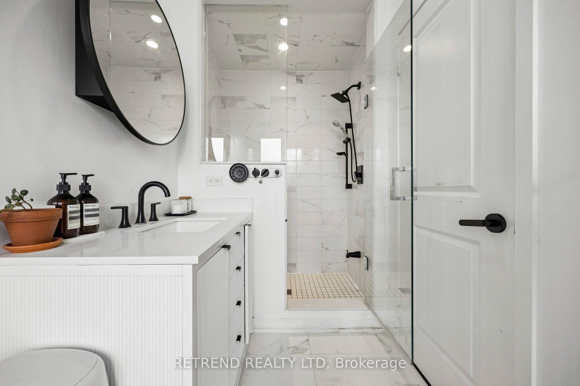 Photo 26 of 192 Salterton Circle, Vaughan, Rural Vaughan — HOMEH