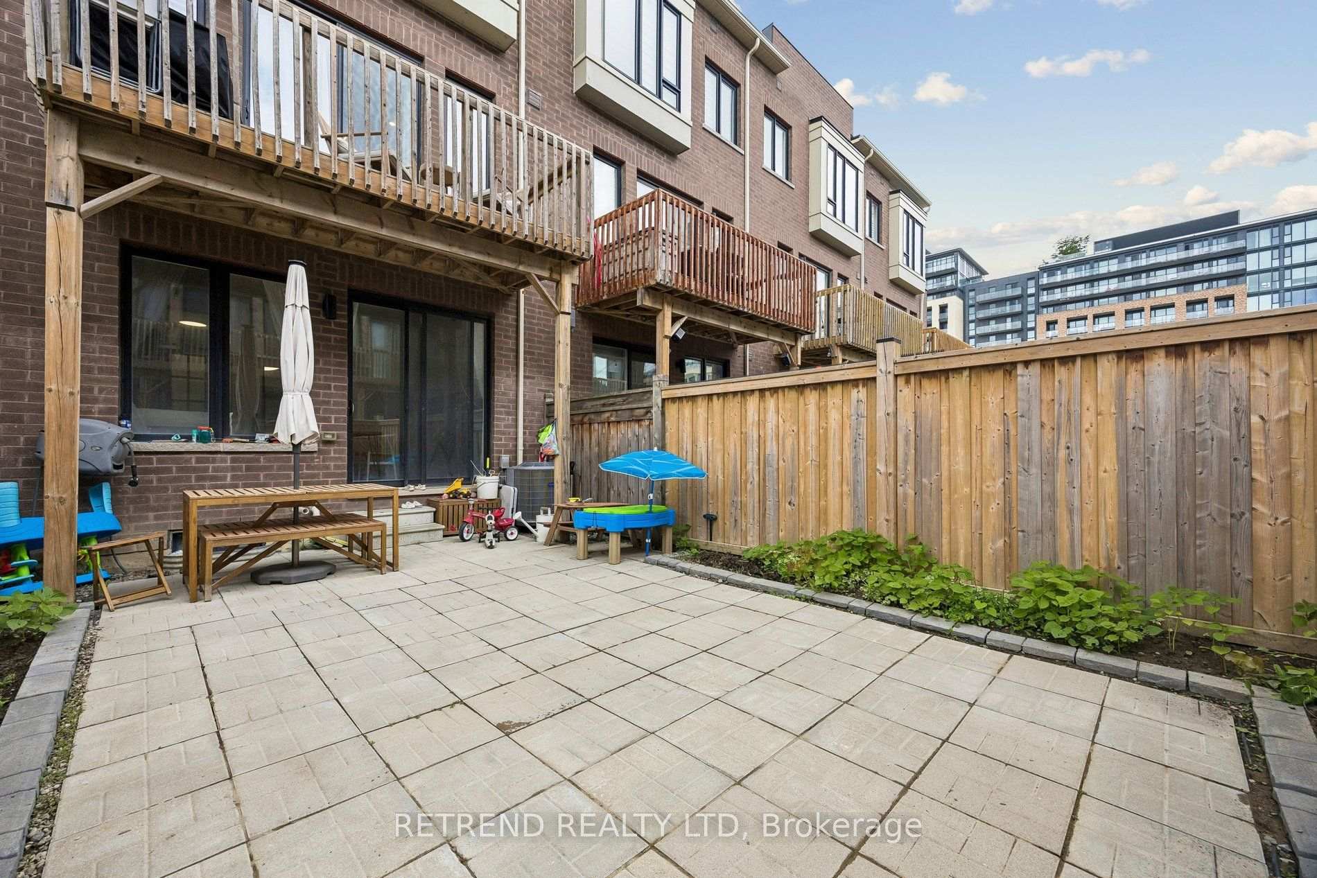 Photo 40 of 192 Salterton Circle, Vaughan, Rural Vaughan — HOMEH