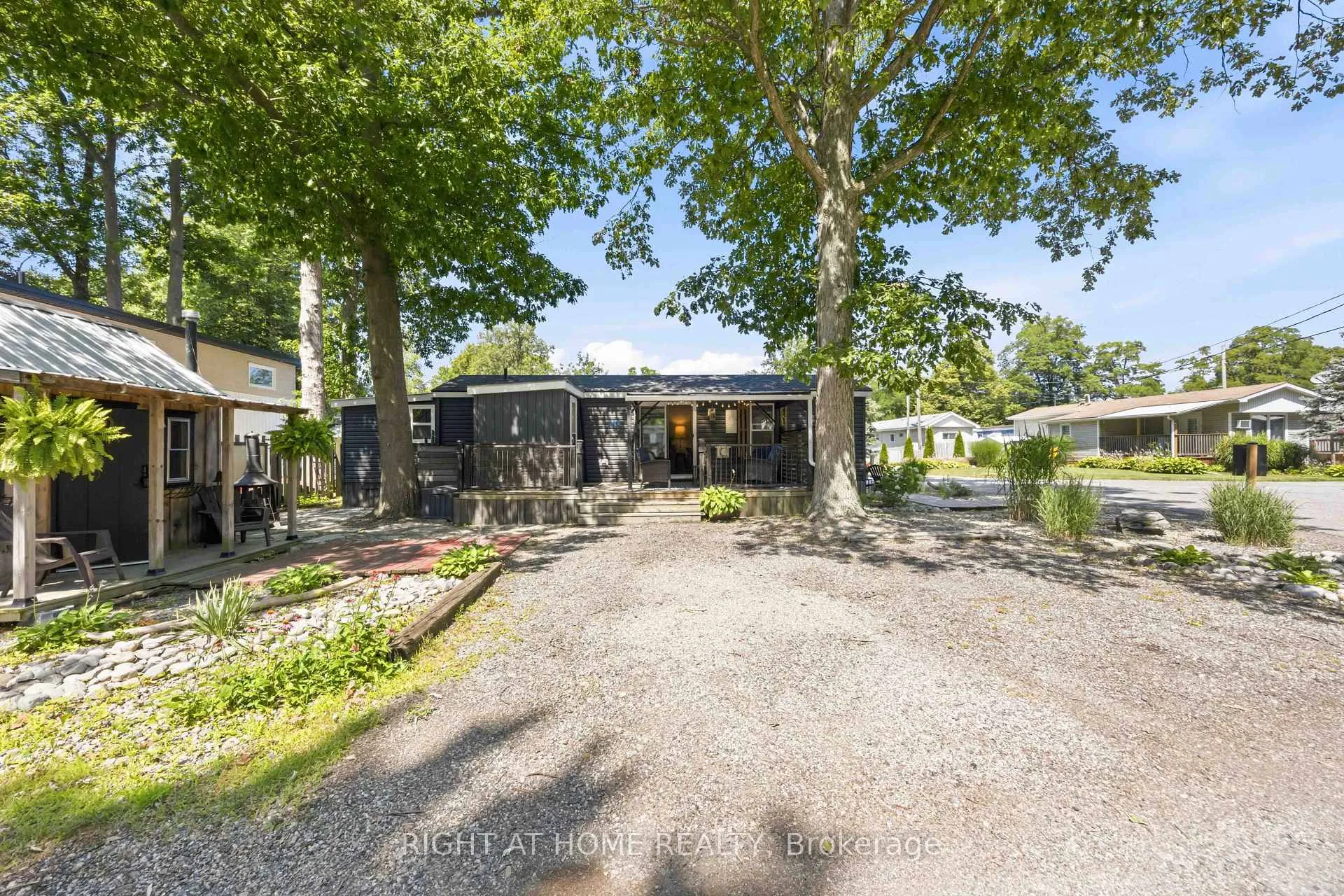 Photo 5 of 2891 Old Lakeshore Road, Sarnia — HOMEH