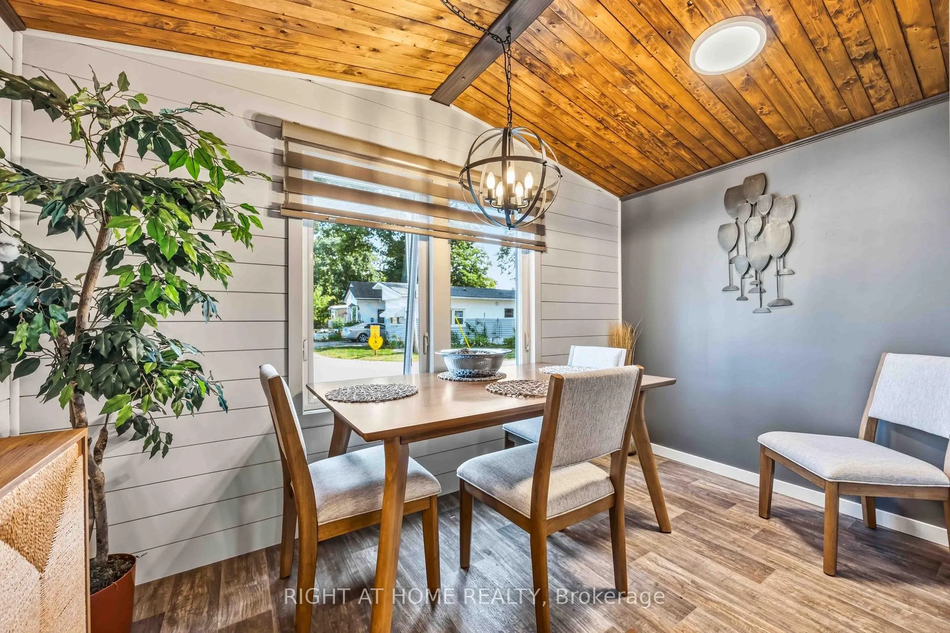 Photo 22 of 2891 Old Lakeshore Road, Sarnia — HOMEH