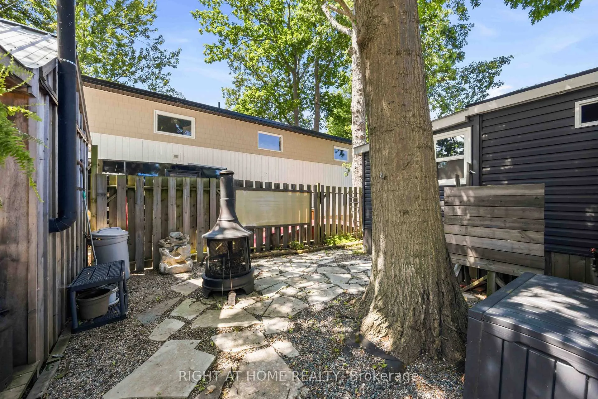 Photo 46 of 2891 Old Lakeshore Road, Sarnia — HOMEH