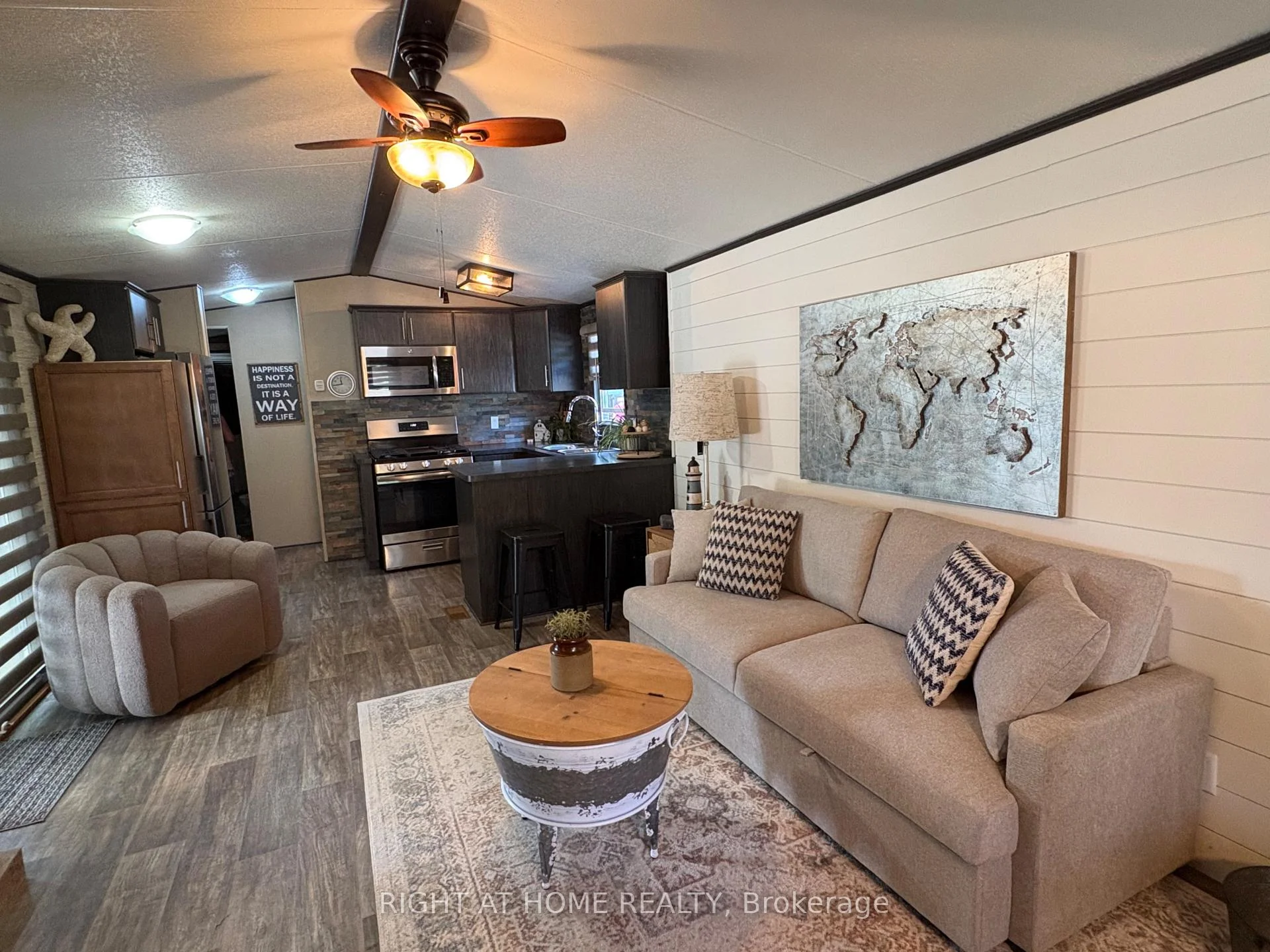 Photo 15 of 2891 Old Lakeshore Road, Sarnia — HOMEH