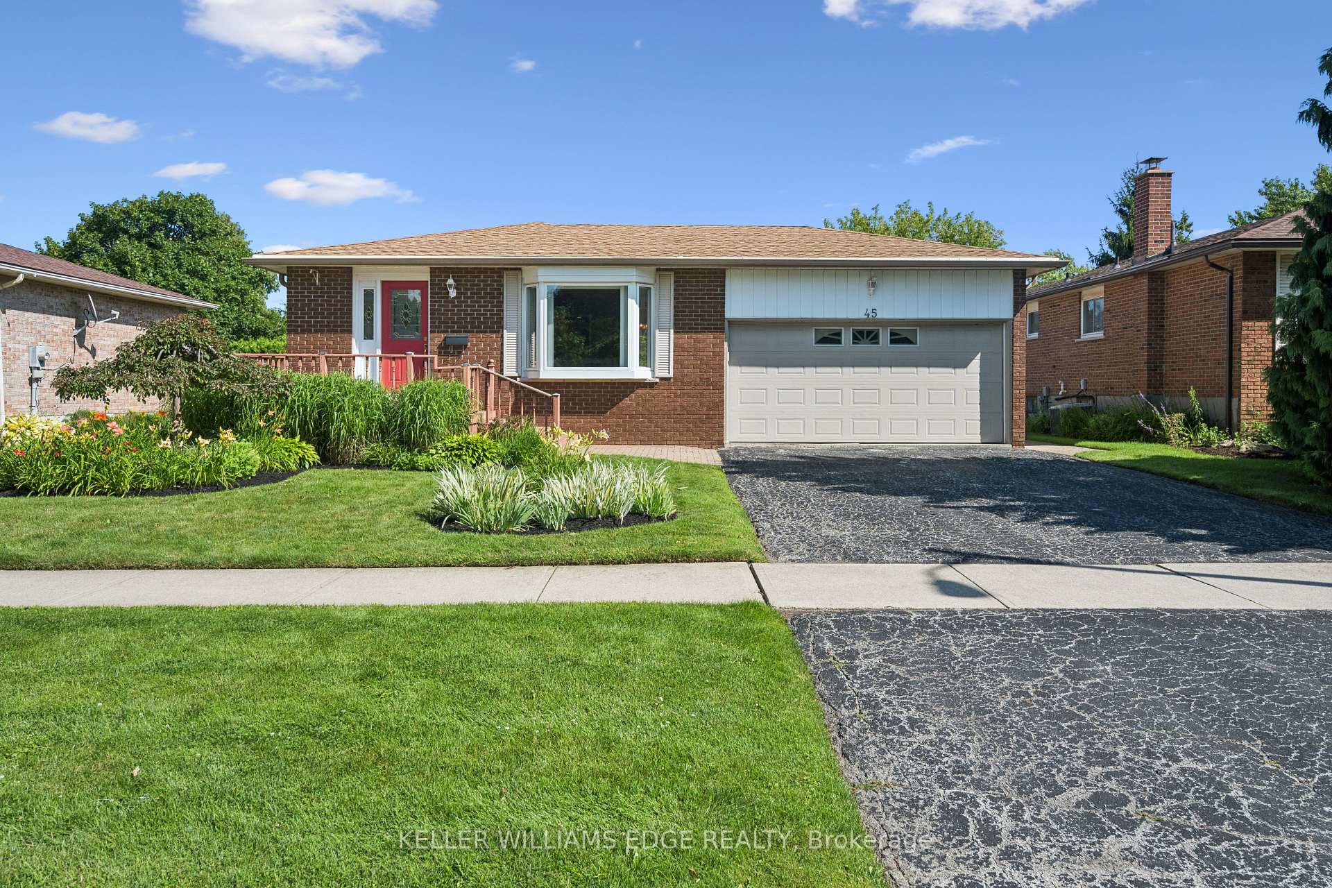 Photo 1 of 45 Milverton Close, Hamilton, Waterdown — HOMEH