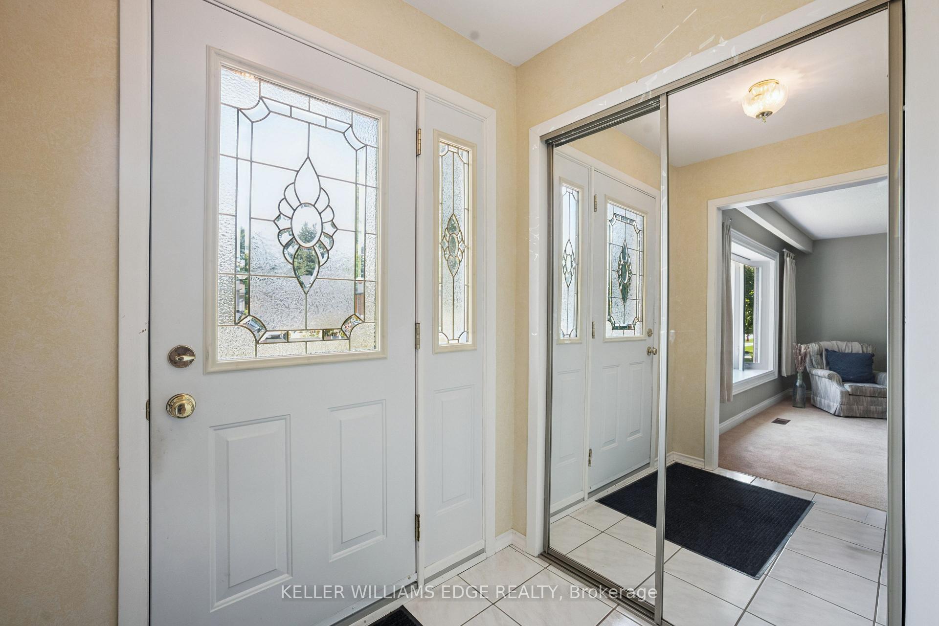 Photo 4 of 45 Milverton Close, Hamilton, Waterdown — HOMEH