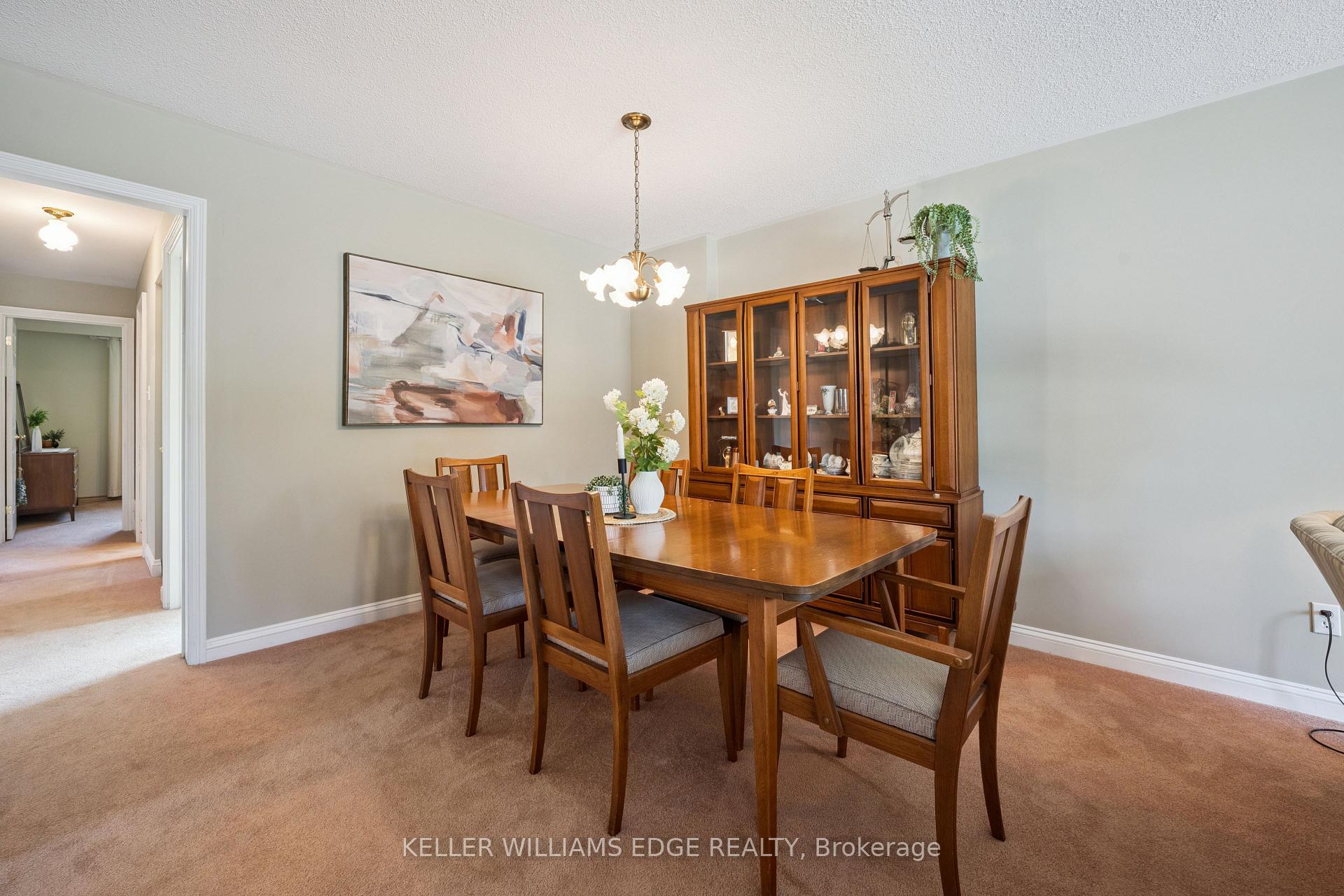 Photo 10 of 45 Milverton Close, Hamilton, Waterdown — HOMEH