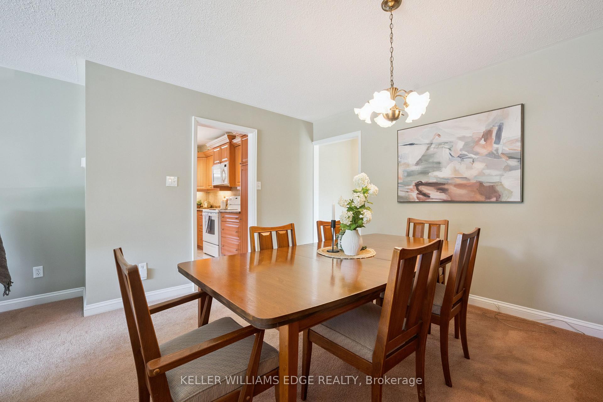 Photo 11 of 45 Milverton Close, Hamilton, Waterdown — HOMEH