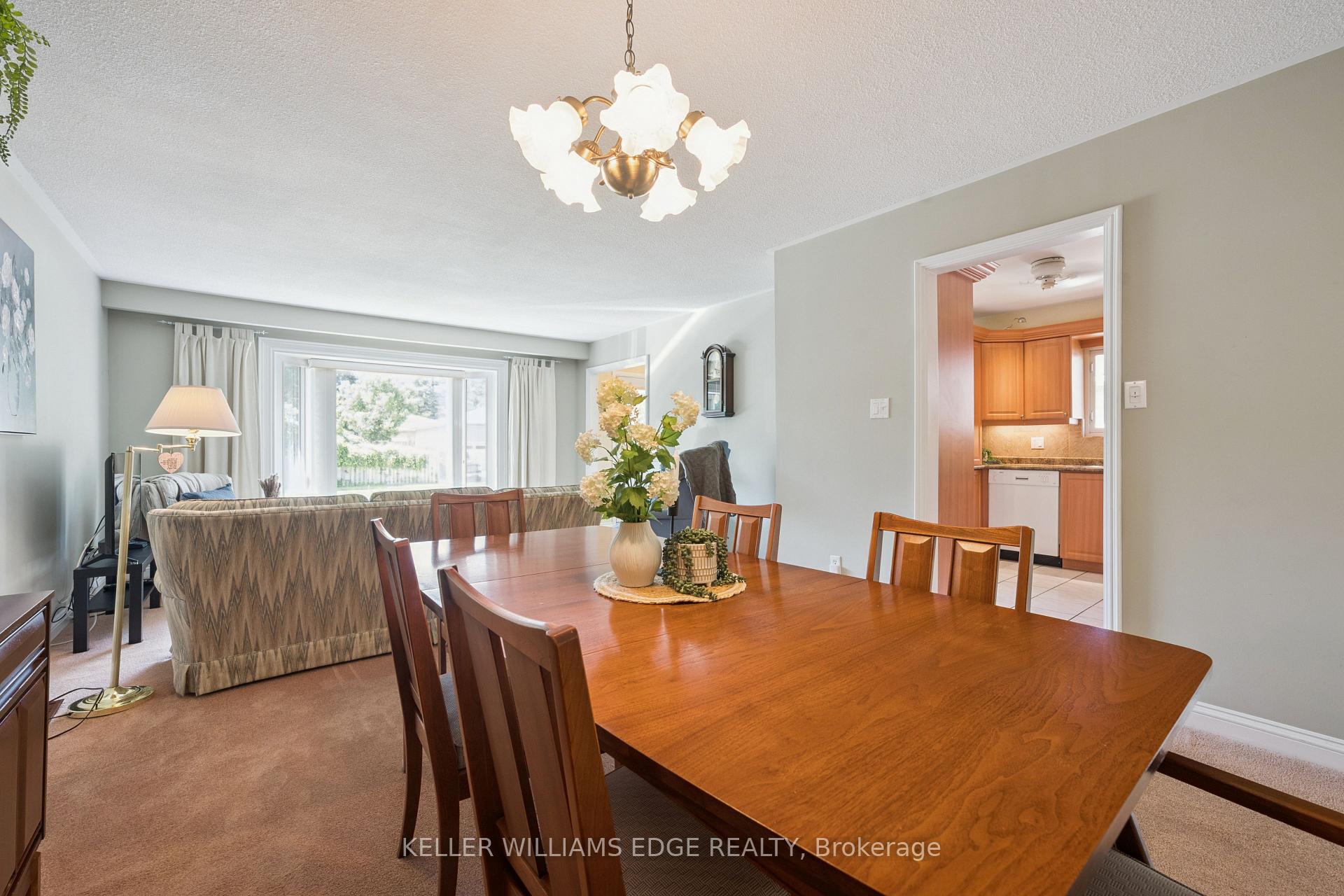 Photo 12 of 45 Milverton Close, Hamilton, Waterdown — HOMEH