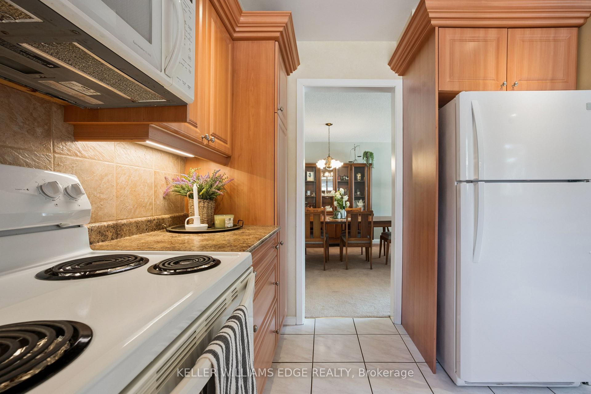 Photo 16 of 45 Milverton Close, Hamilton, Waterdown — HOMEH
