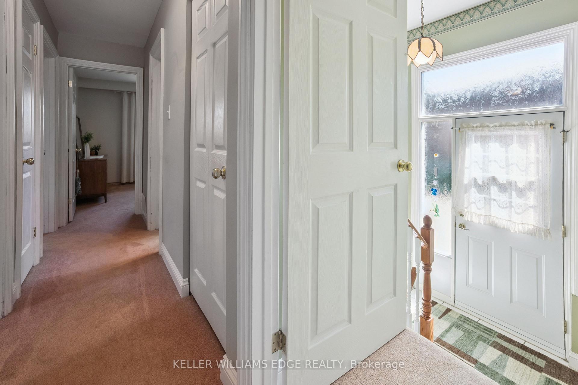 Photo 18 of 45 Milverton Close, Hamilton, Waterdown — HOMEH