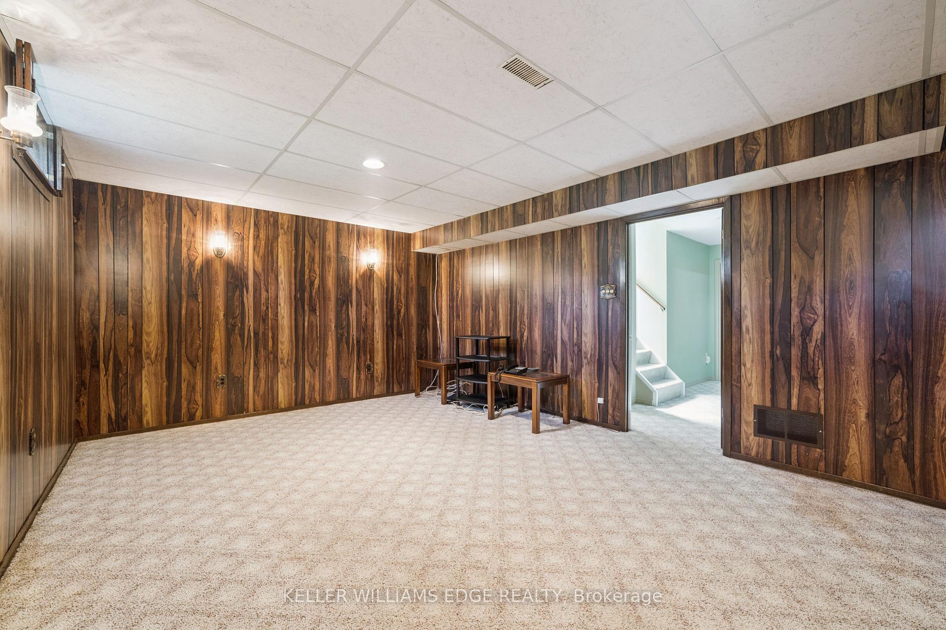Photo 28 of 45 Milverton Close, Hamilton, Waterdown — HOMEH