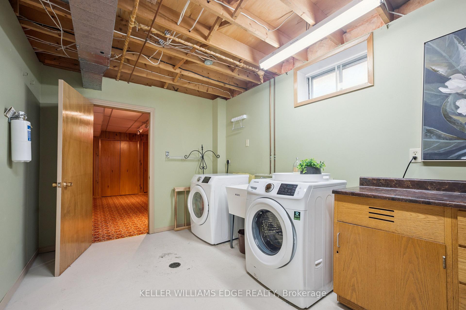 Photo 32 of 45 Milverton Close, Hamilton, Waterdown — HOMEH
