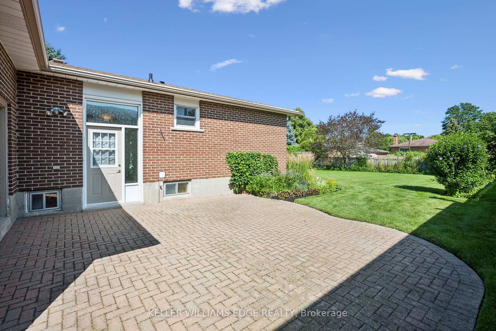 Photo 35 of 45 Milverton Close, Hamilton, Waterdown — HOMEH