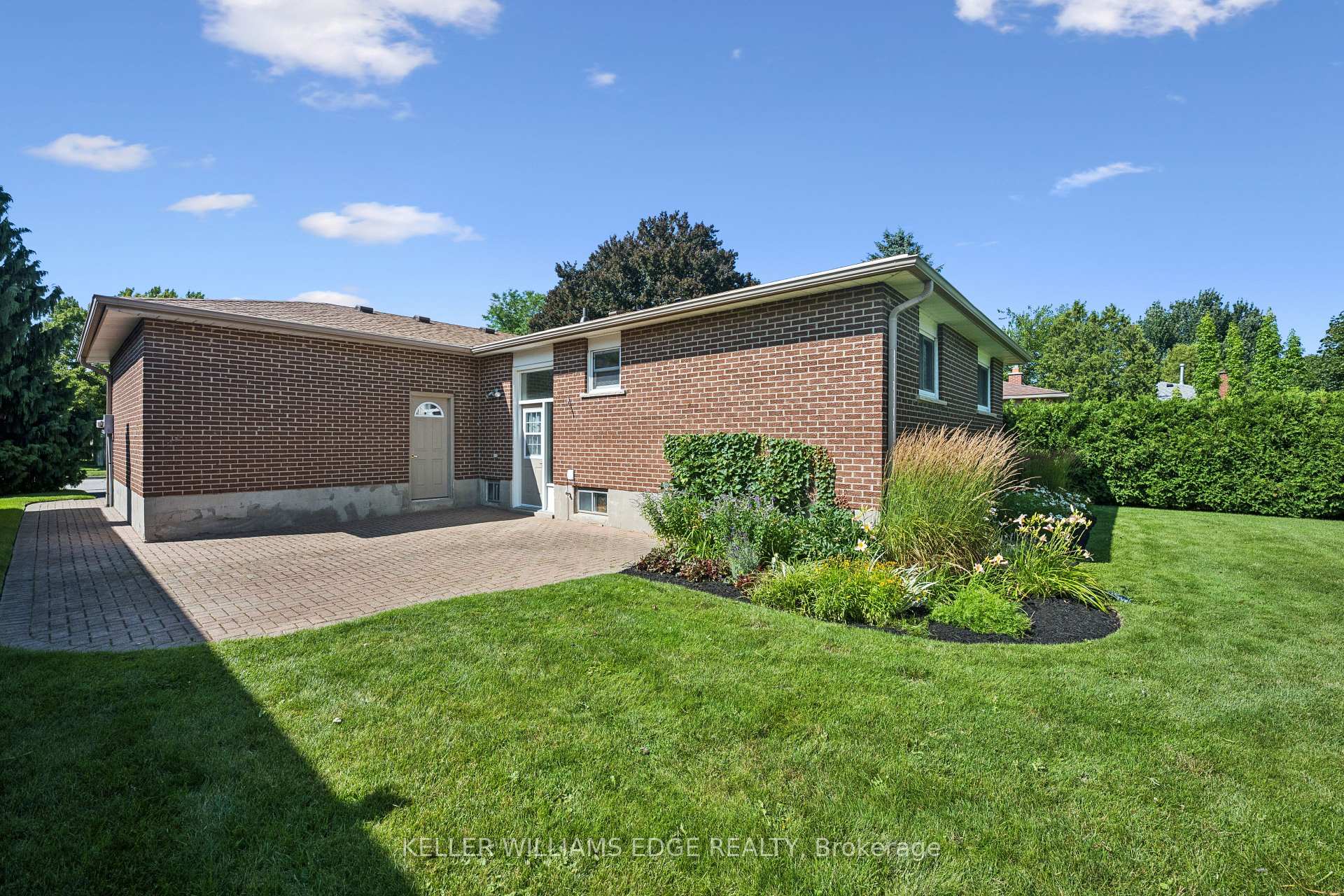 Photo 36 of 45 Milverton Close, Hamilton, Waterdown — HOMEH