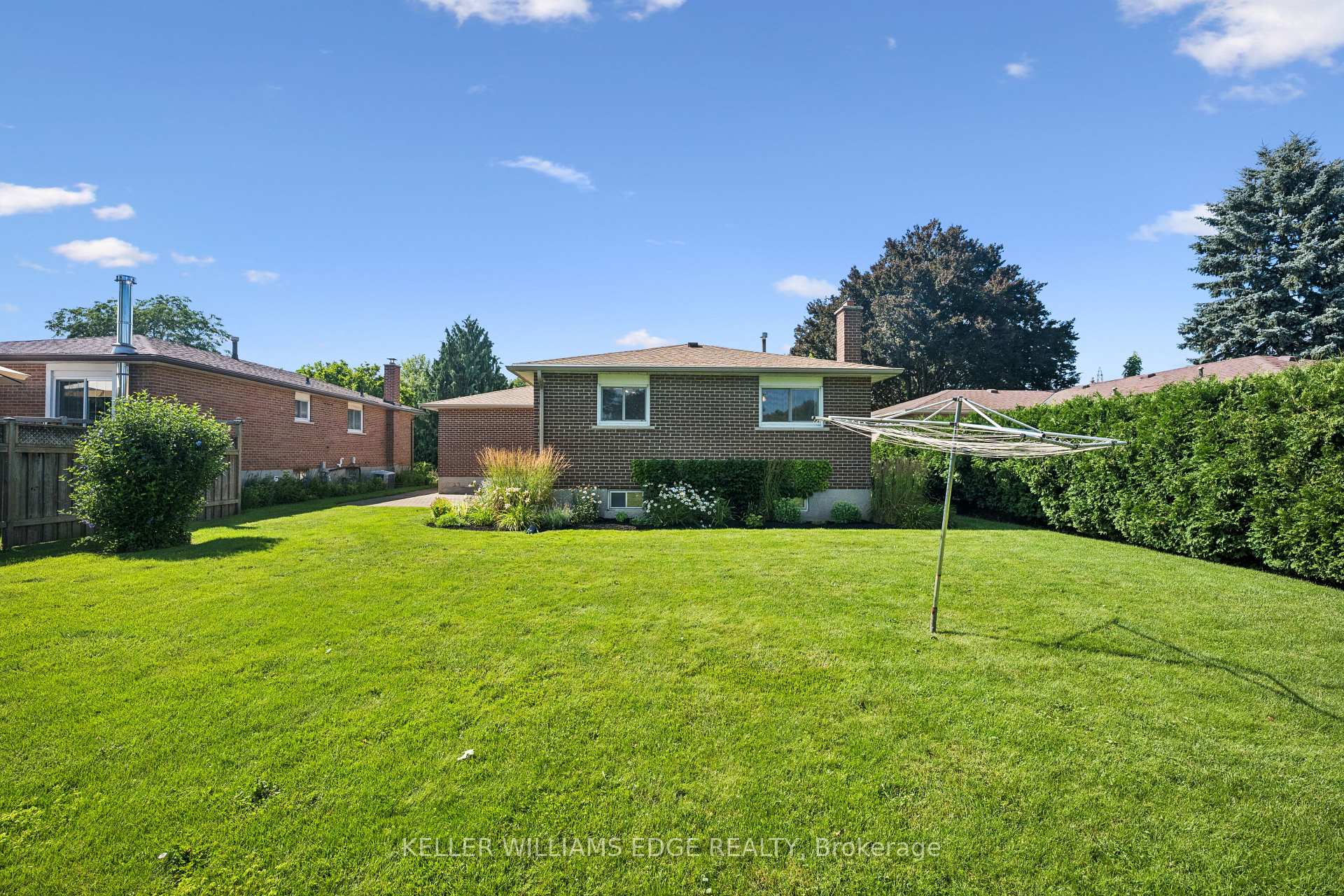 Photo 37 of 45 Milverton Close, Hamilton, Waterdown — HOMEH