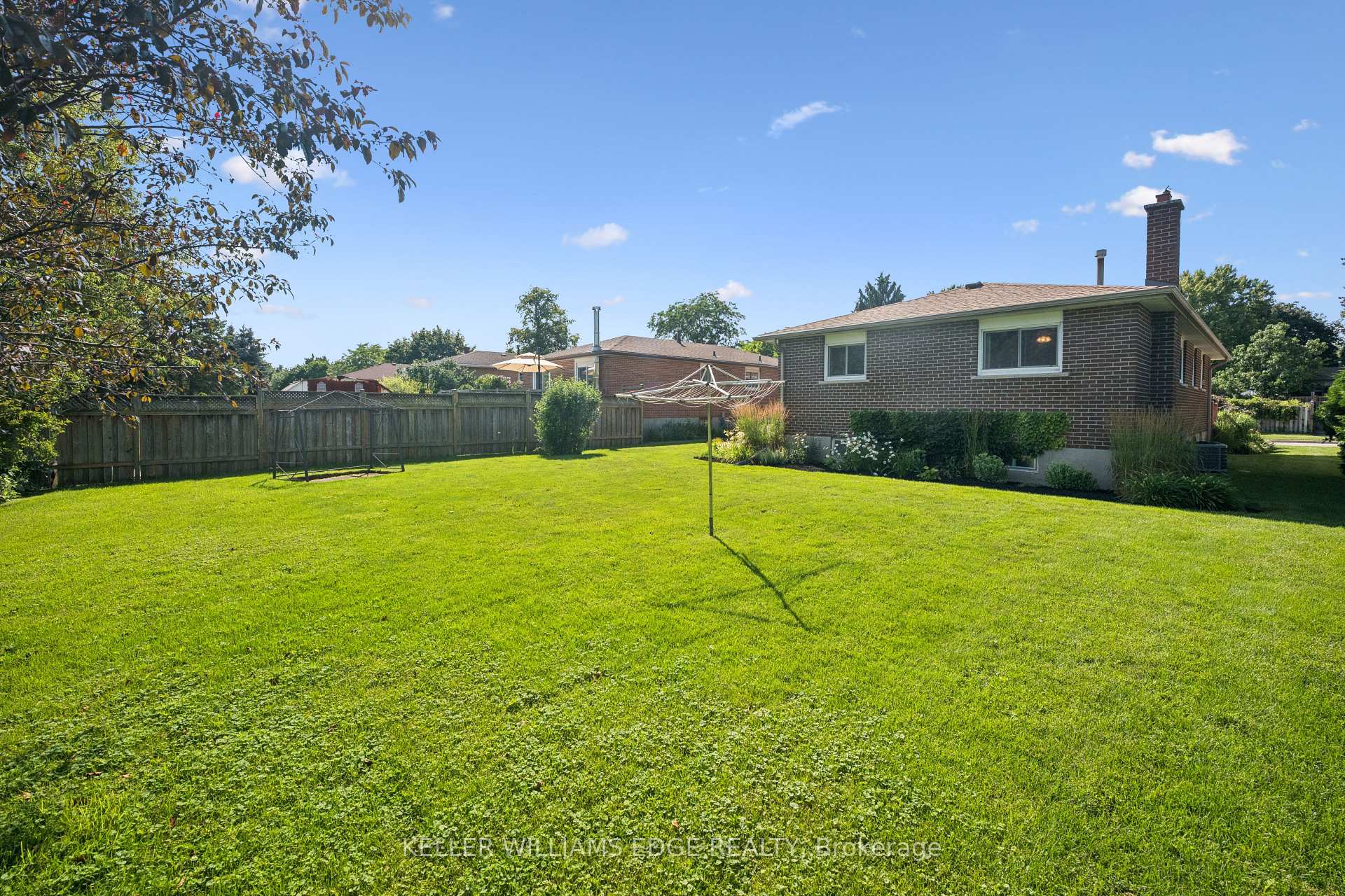 Photo 38 of 45 Milverton Close, Hamilton, Waterdown — HOMEH