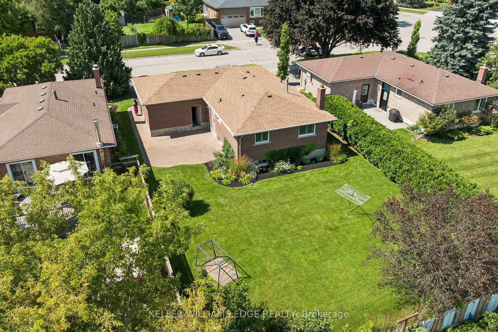 Photo 39 of 45 Milverton Close, Hamilton, Waterdown — HOMEH