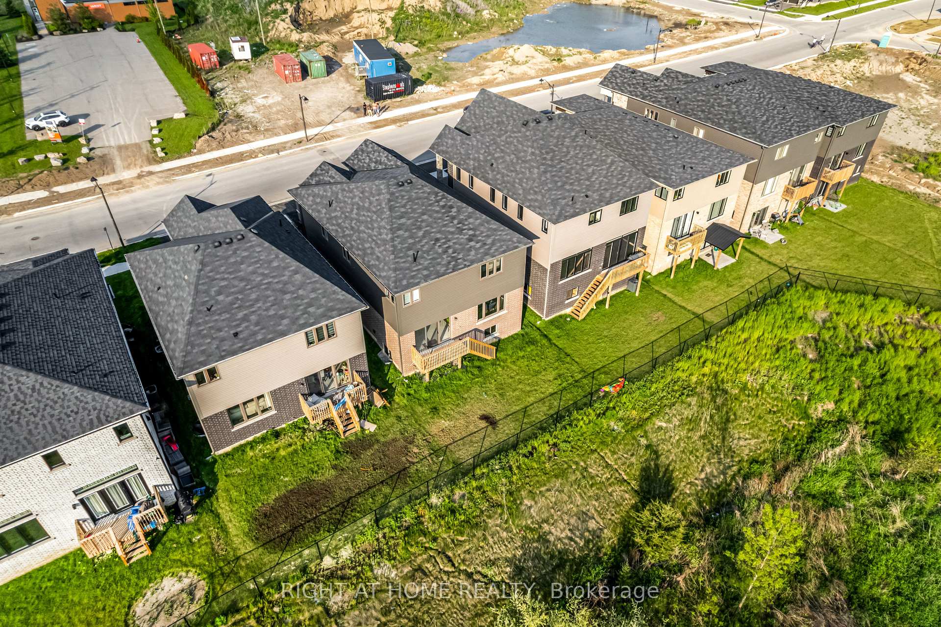 Photo 5 of 330 Gillespie Drive, Brantford, North Ward — HOMEH