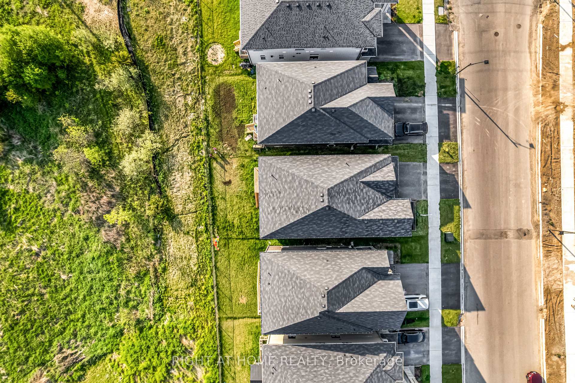 Photo 6 of 330 Gillespie Drive, Brantford, North Ward — HOMEH
