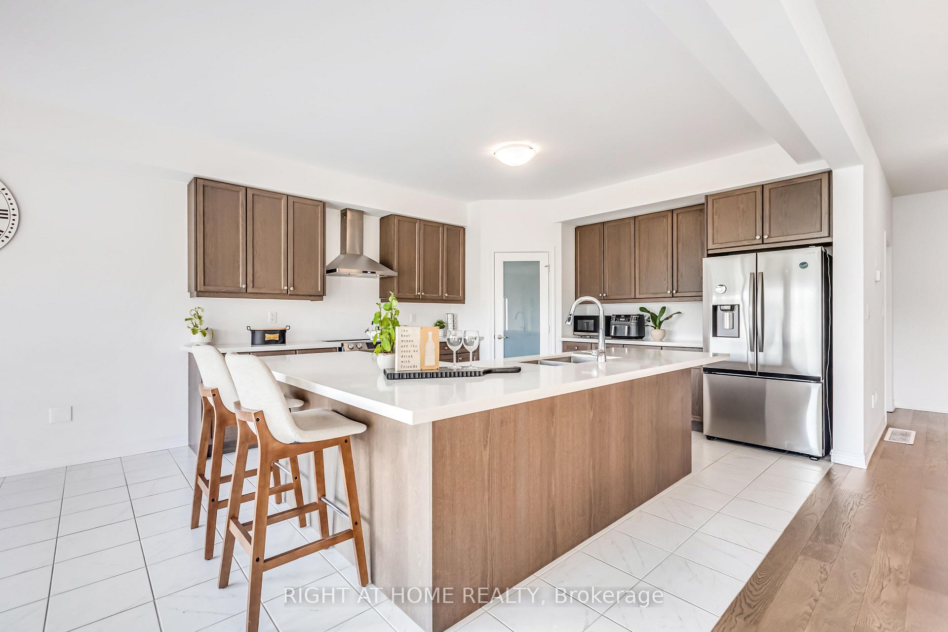 Photo 18 of 330 Gillespie Drive, Brantford, North Ward — HOMEH