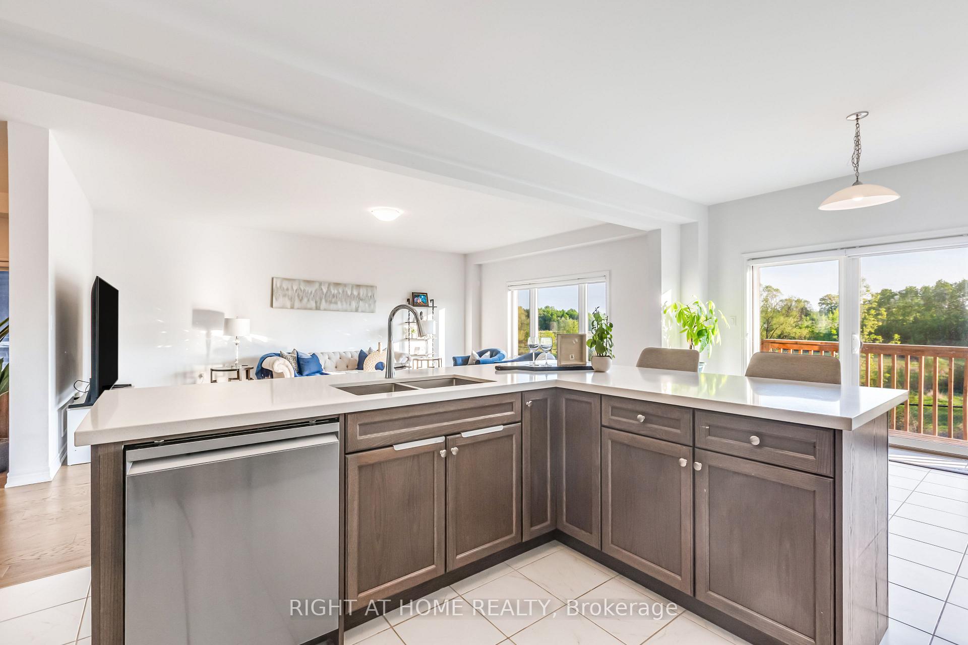 Photo 19 of 330 Gillespie Drive, Brantford, North Ward — HOMEH