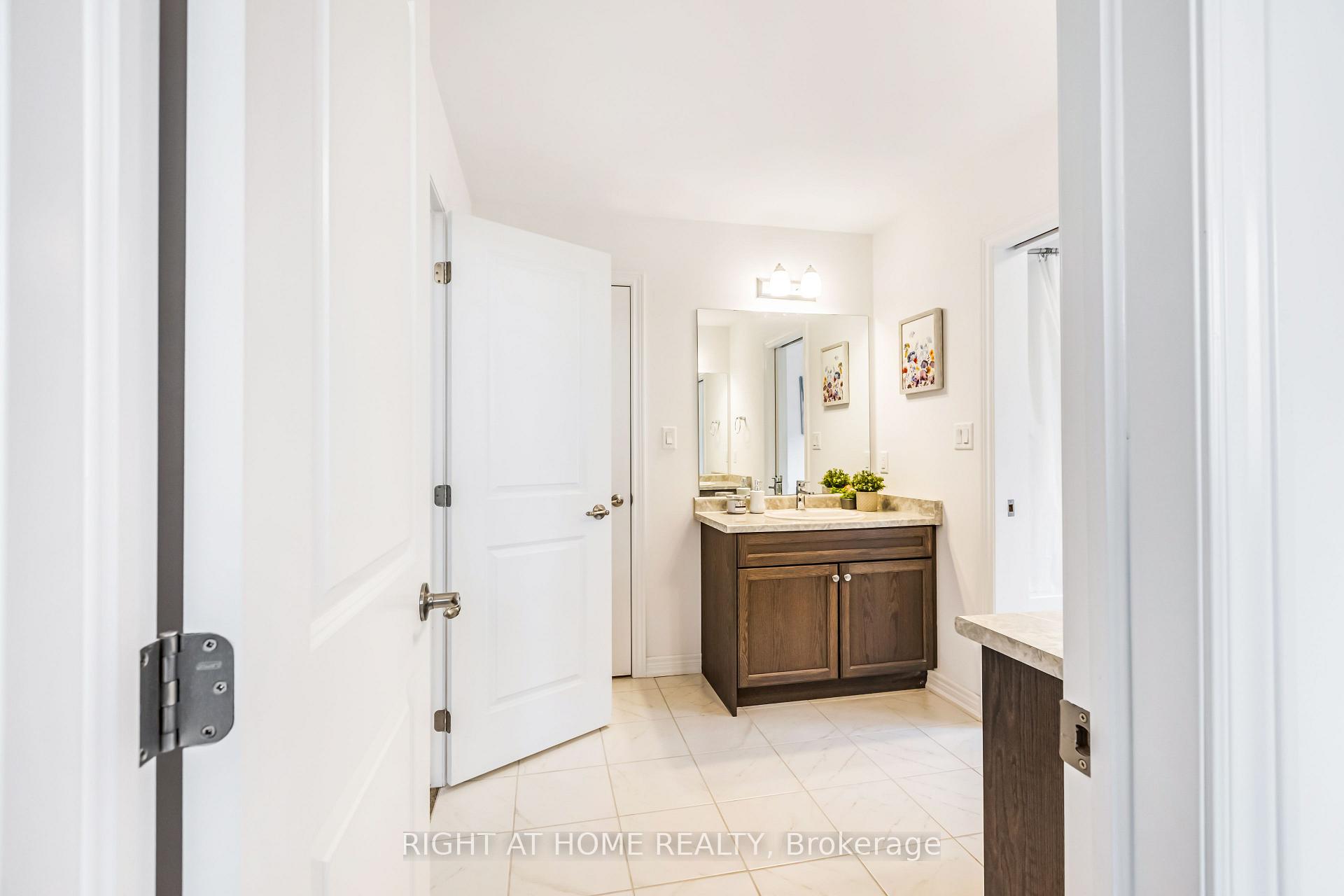 Photo 34 of 330 Gillespie Drive, Brantford, North Ward — HOMEH