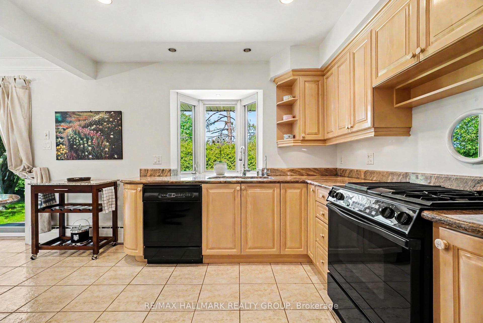 Photo 6 of 2009 Killarney Drive, Ottawa, McKellar Heights/Glabar Park — HOMEH