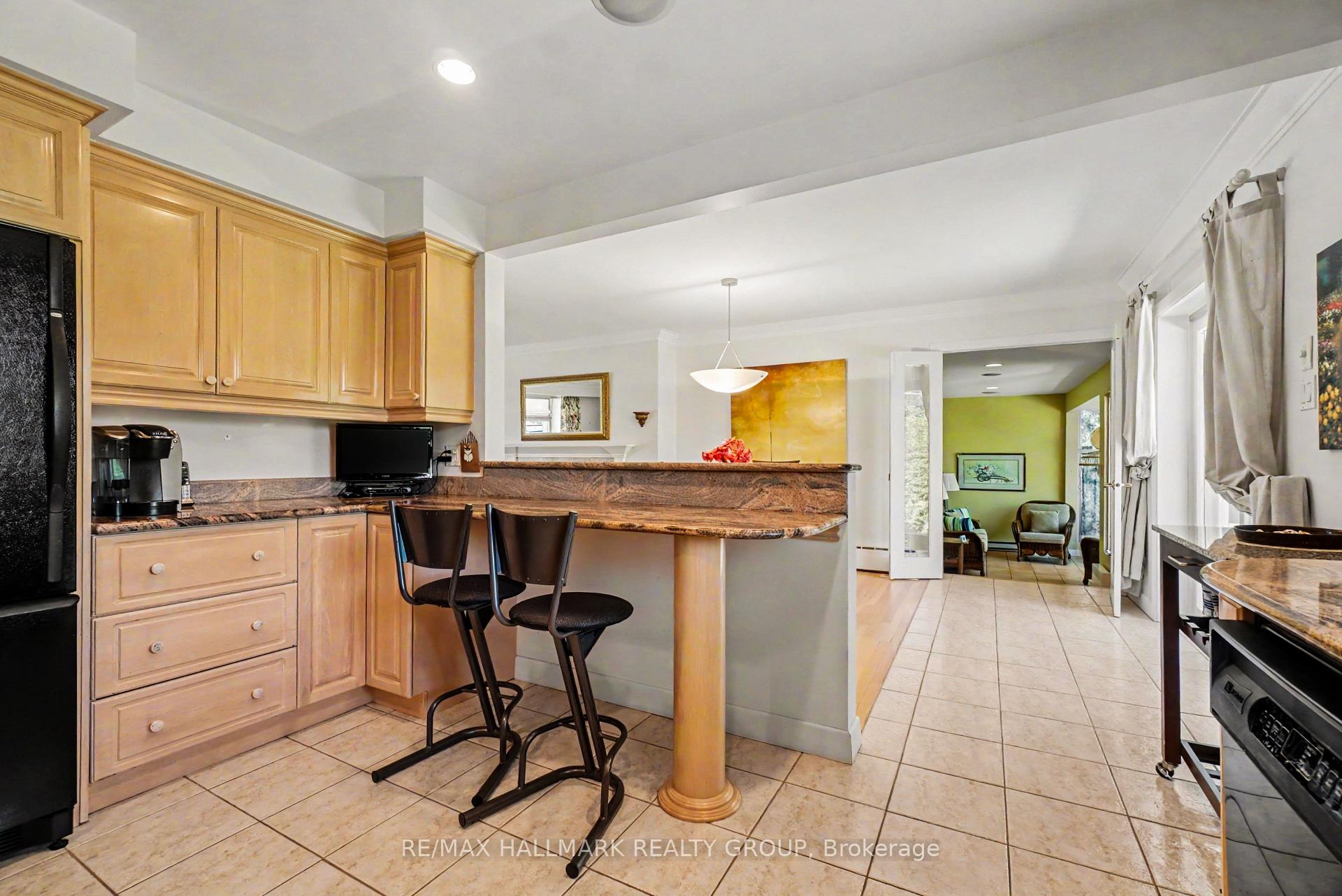 Photo 7 of 2009 Killarney Drive, Ottawa, McKellar Heights/Glabar Park — HOMEH