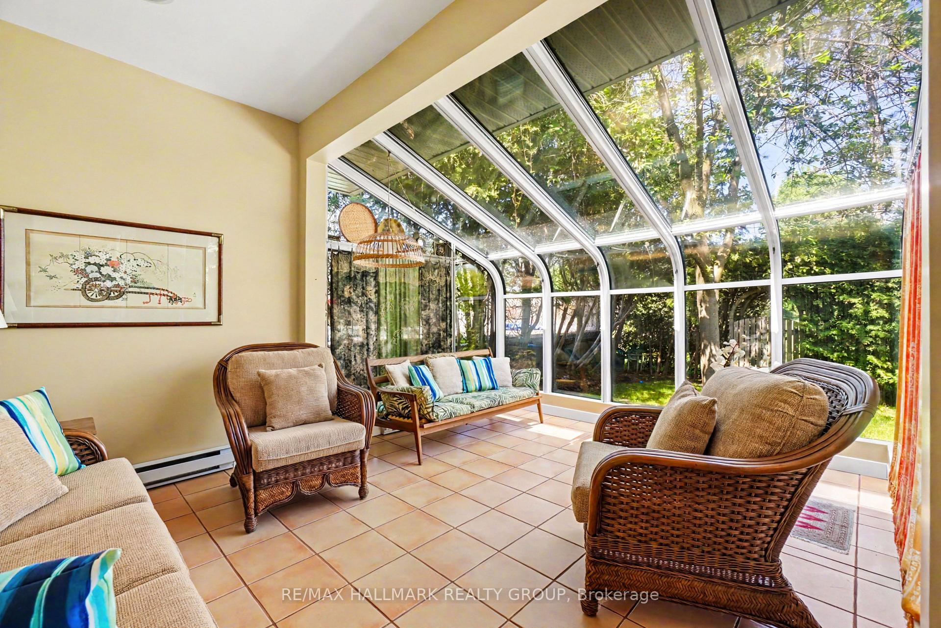Photo 8 of 2009 Killarney Drive, Ottawa, McKellar Heights/Glabar Park — HOMEH