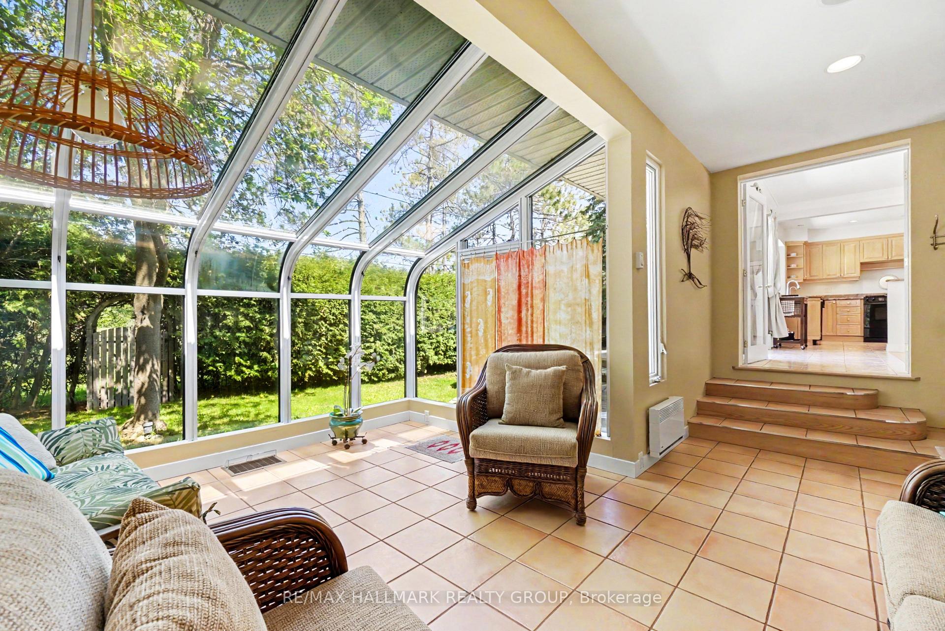 Photo 9 of 2009 Killarney Drive, Ottawa, McKellar Heights/Glabar Park — HOMEH