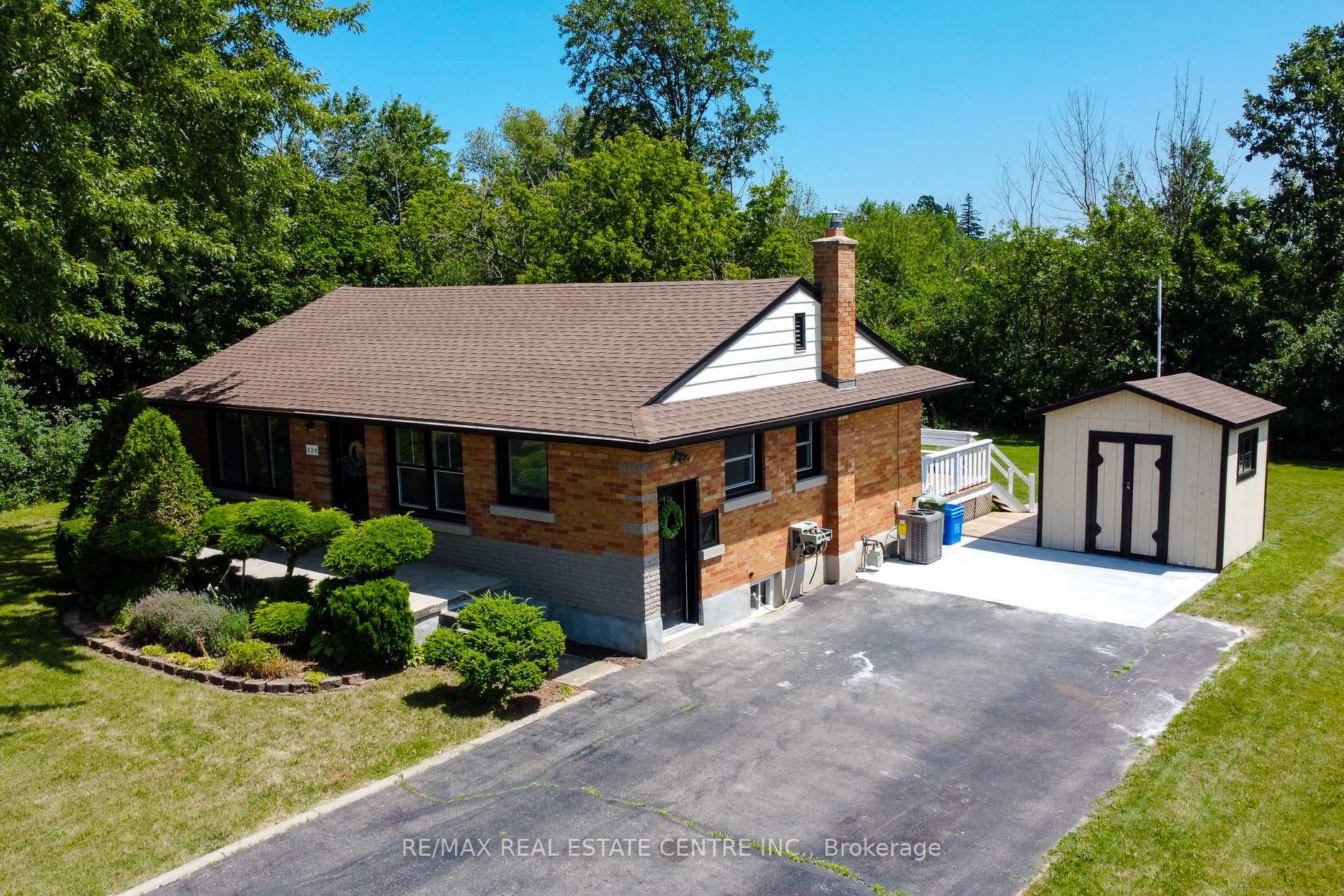 Photo 3 of 220 Winona Road, Hamilton, Winona — HOMEH