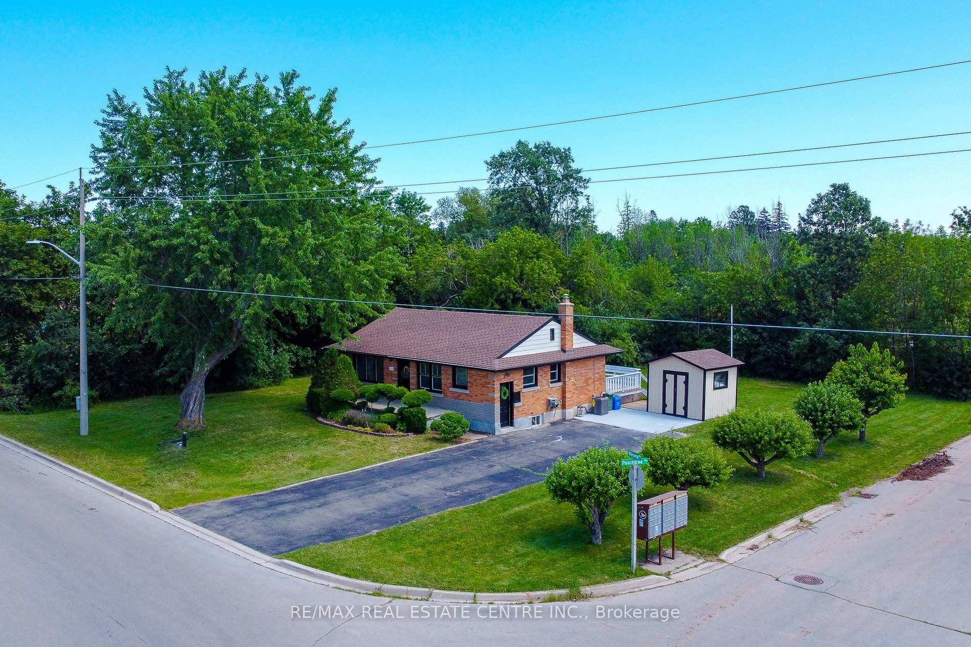 Photo 4 of 220 Winona Road, Hamilton, Winona — HOMEH