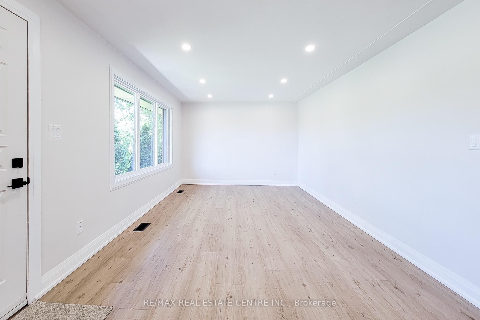 Photo 10 of 220 Winona Road, Hamilton, Winona — HOMEH