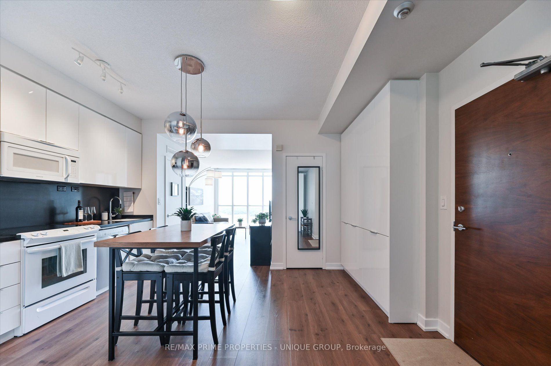 Photo 2 of Unit 3508, 15 Iceboat Terrace, Toronto, Waterfront Communities — HOMEH