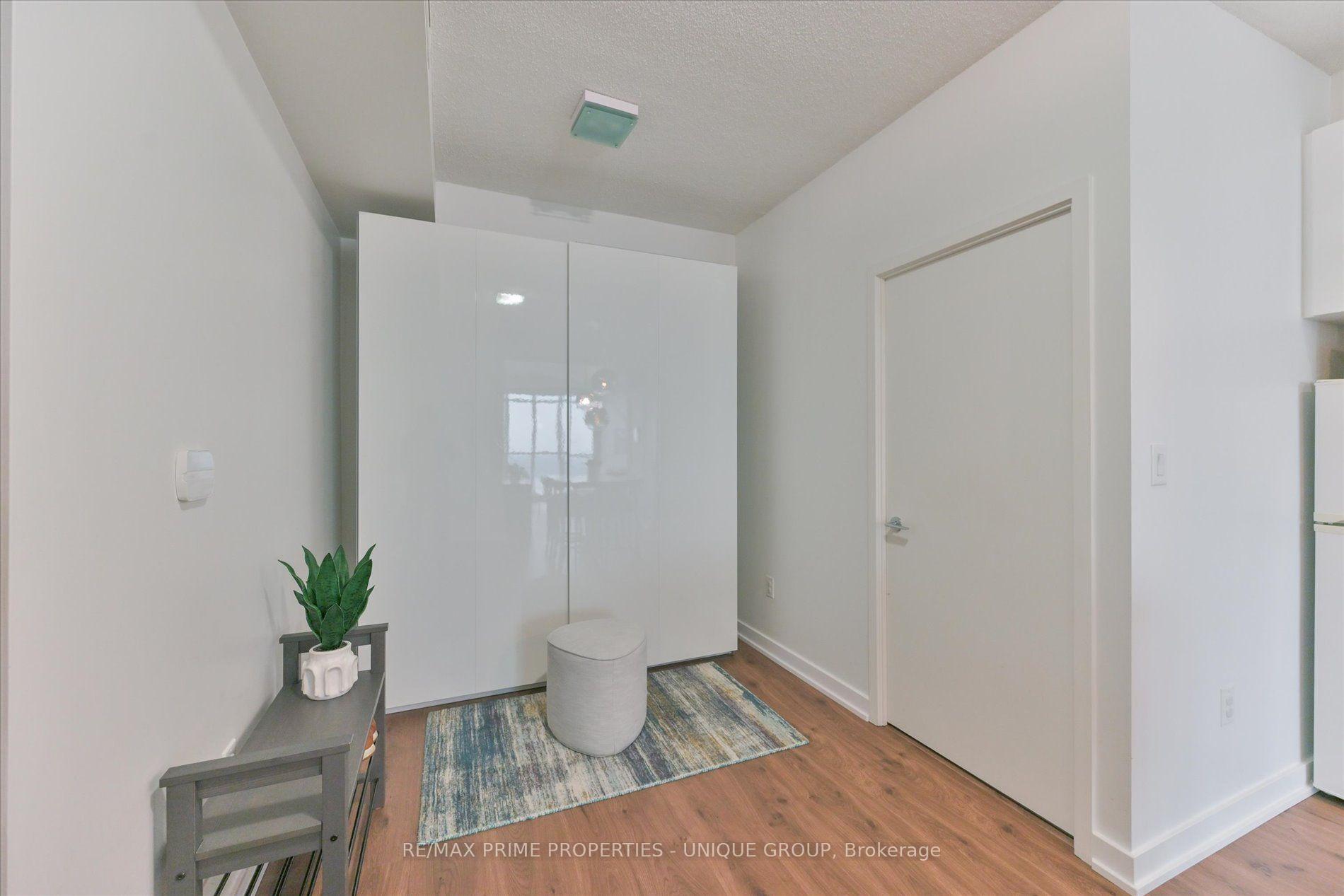 Photo 6 of Unit 3508, 15 Iceboat Terrace, Toronto, Waterfront Communities — HOMEH