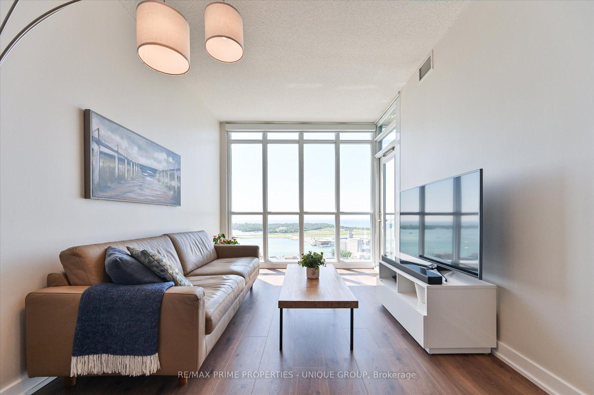 Photo 10 of Unit 3508, 15 Iceboat Terrace, Toronto, Waterfront Communities — HOMEH