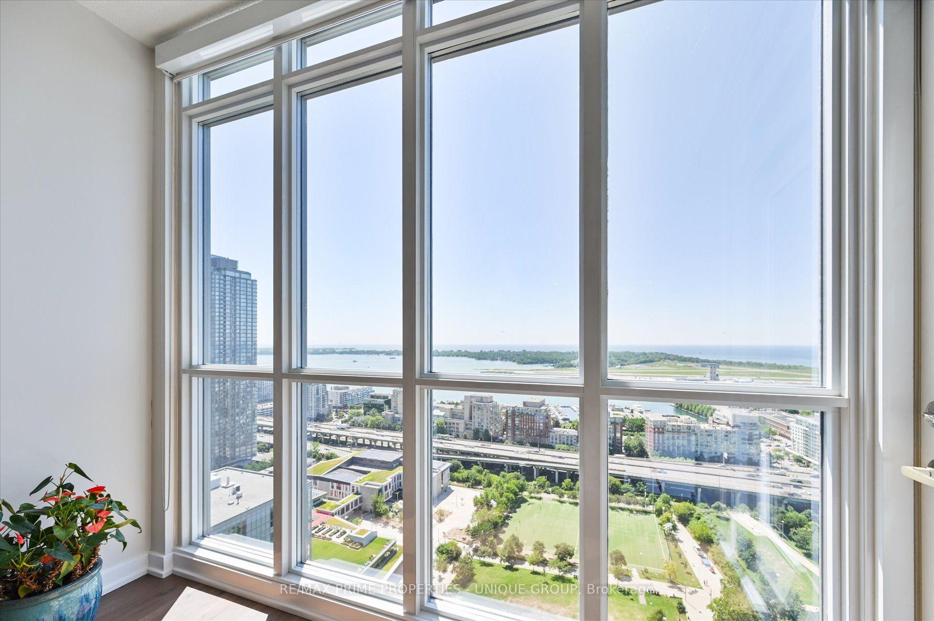 Photo 12 of Unit 3508, 15 Iceboat Terrace, Toronto, Waterfront Communities — HOMEH