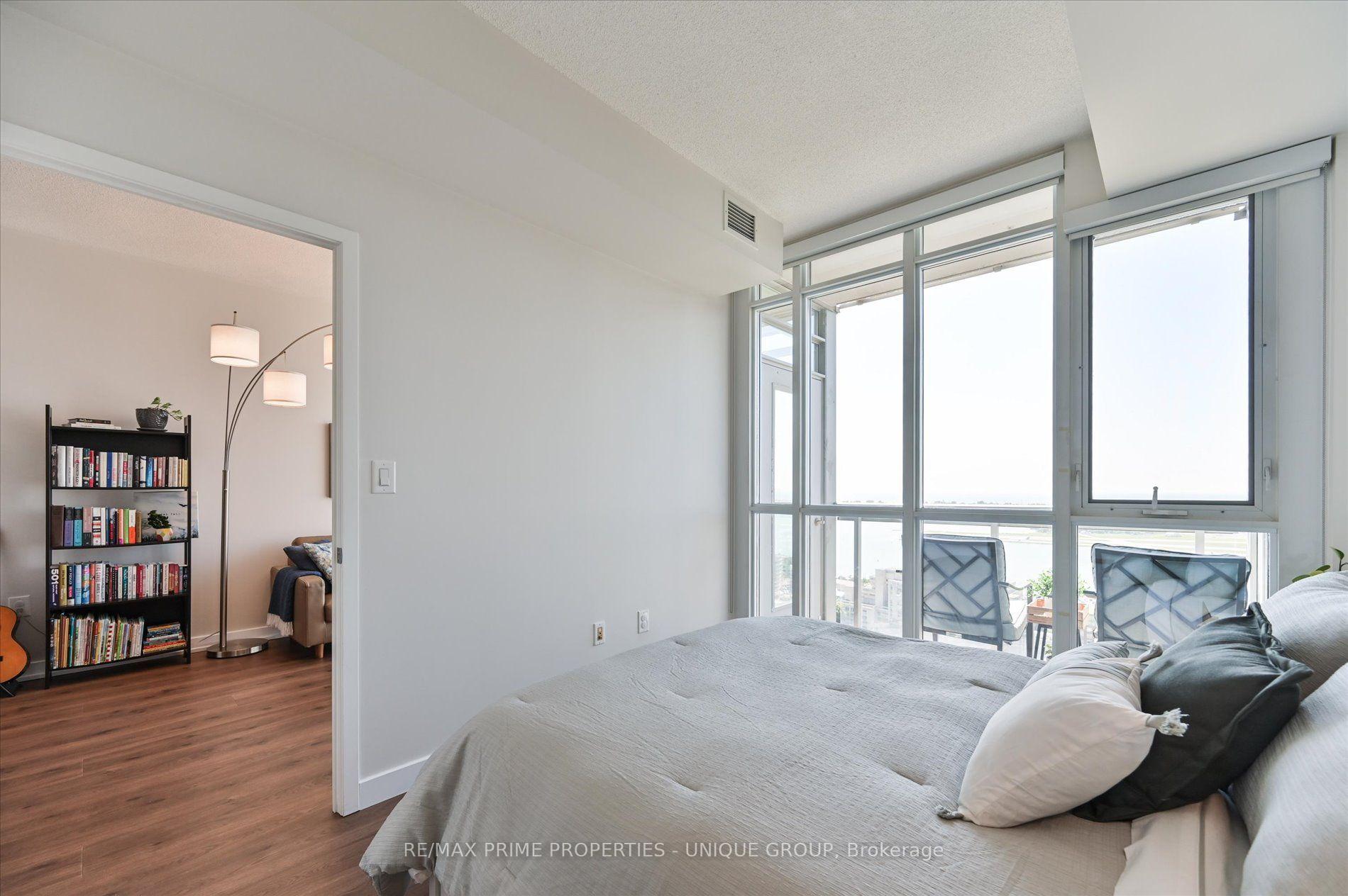 Photo 13 of Unit 3508, 15 Iceboat Terrace, Toronto, Waterfront Communities — HOMEH