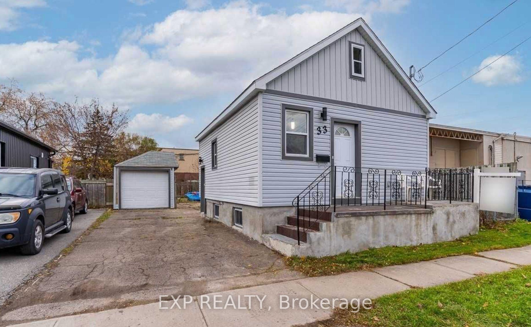 Photo 2 of 33 Concord Avenue, St. Catharines, Facer — HOMEH