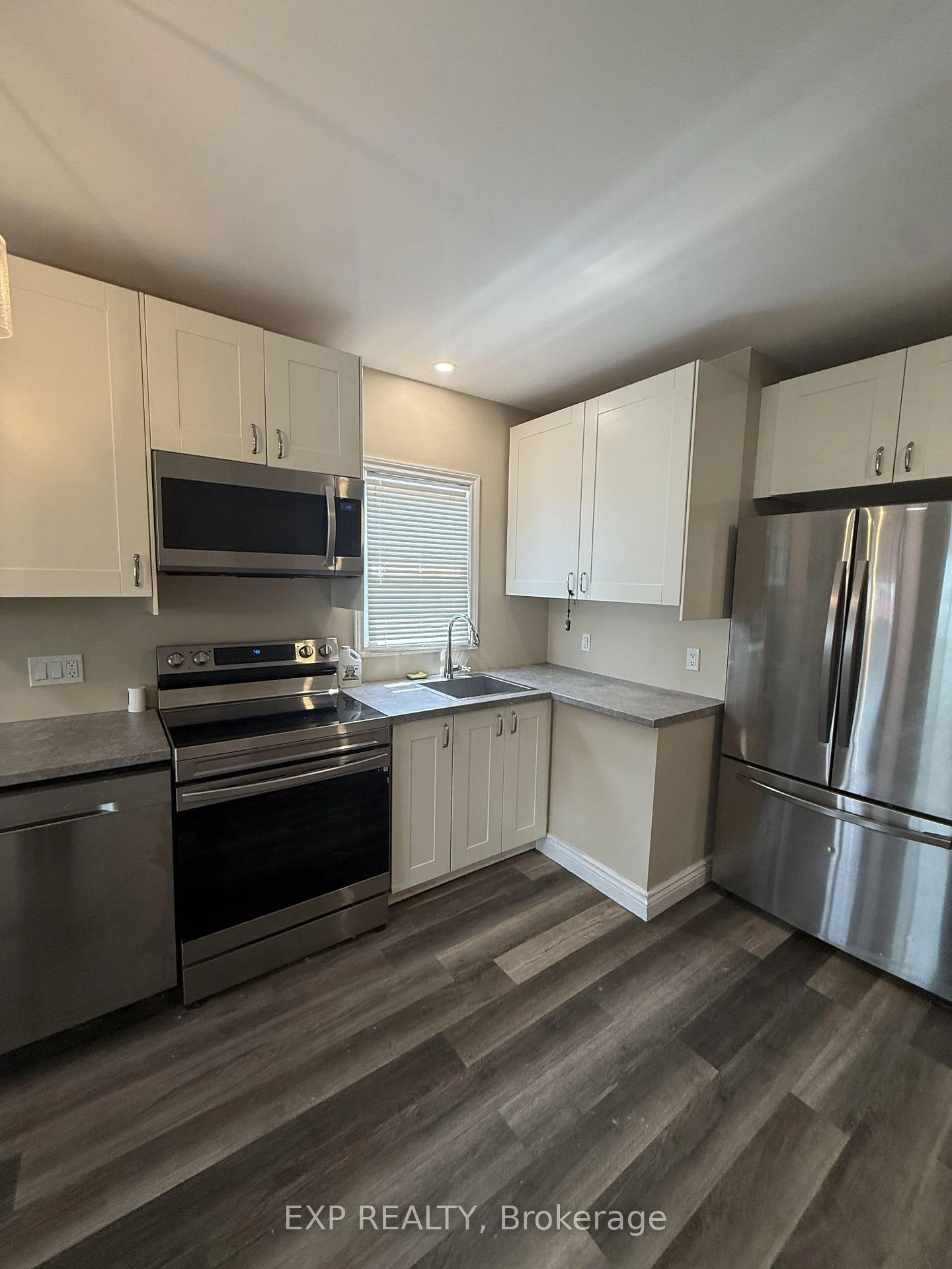 Photo 1 of 33 Concord Avenue, St. Catharines, Facer — HOMEH