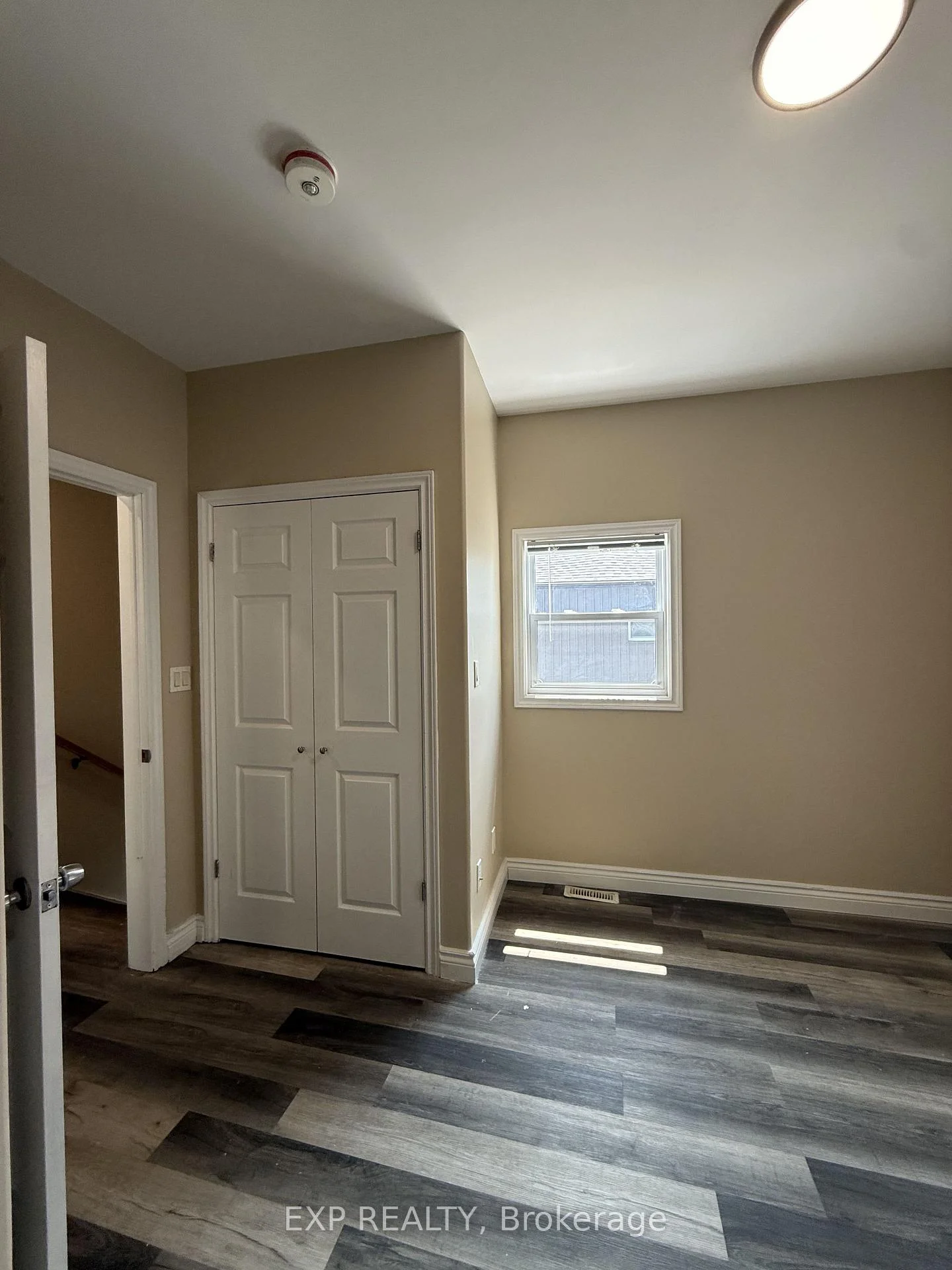 Photo 10 of 33 Concord Avenue, St. Catharines, Facer — HOMEH