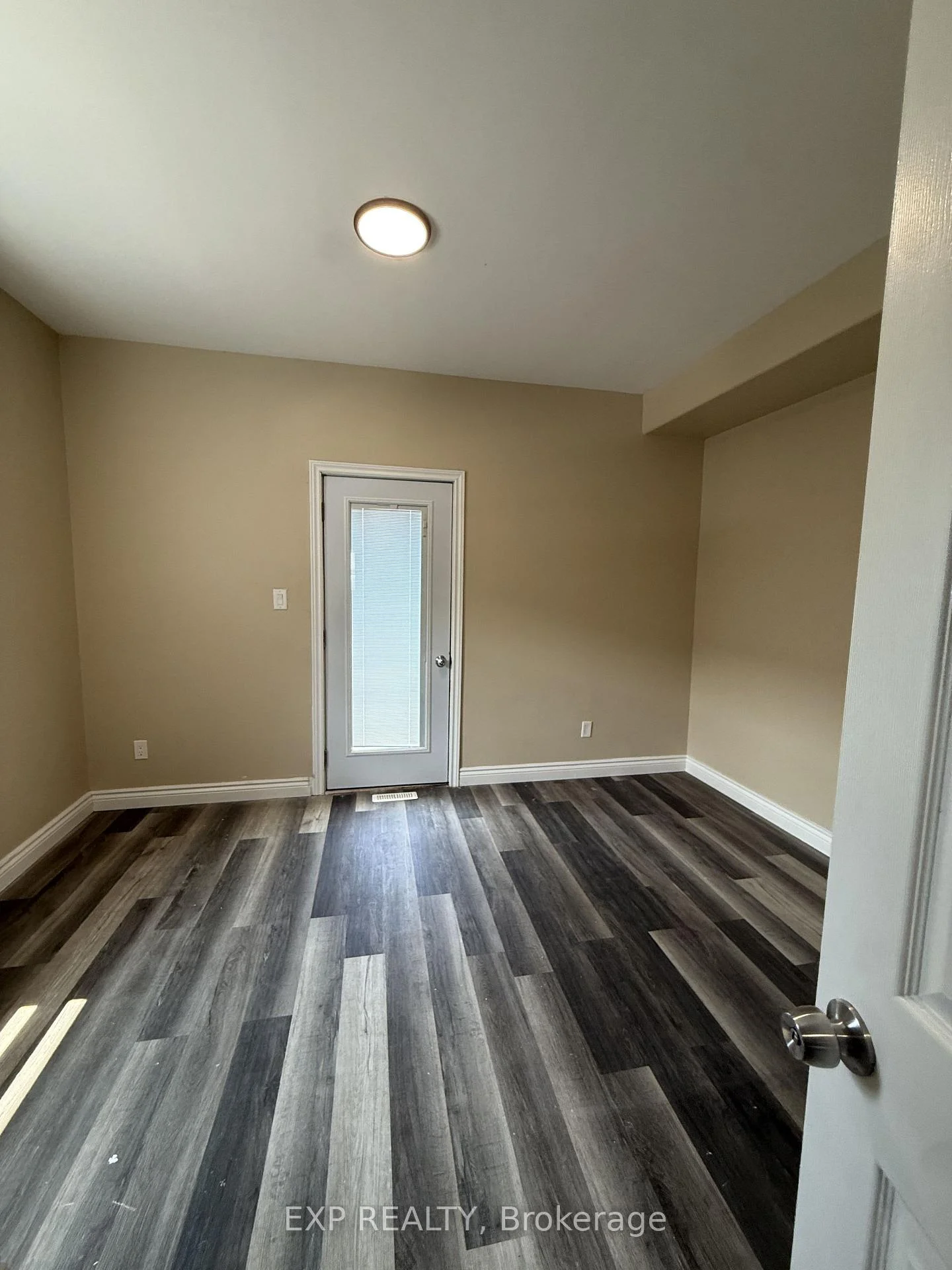 Photo 12 of 33 Concord Avenue, St. Catharines, Facer — HOMEH