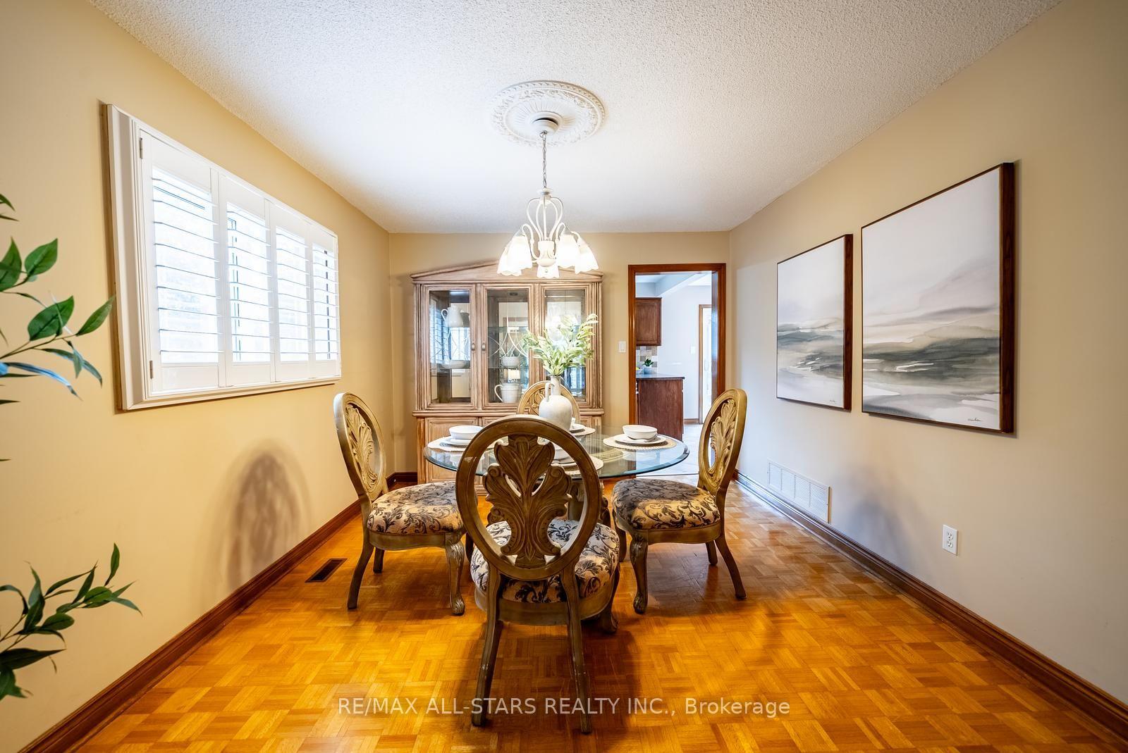 Photo 10 of 112 Jimston Drive, Markham, Milliken Mills East — HOMEH