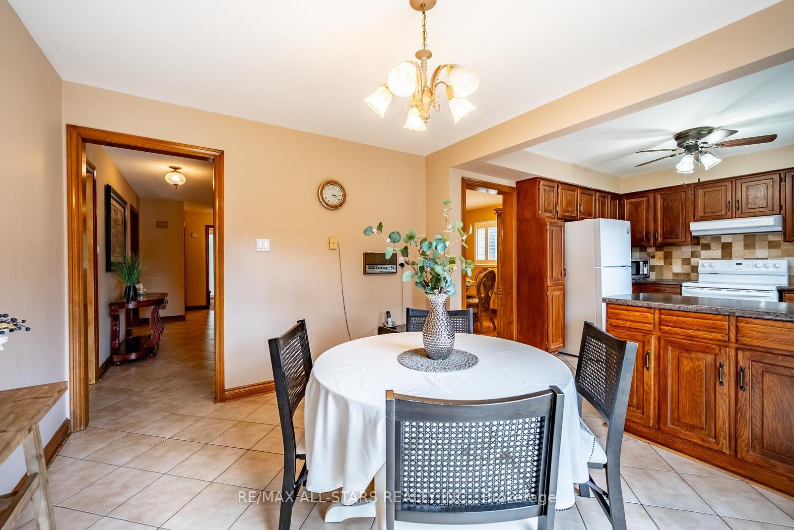 Photo 15 of 112 Jimston Drive, Markham, Milliken Mills East — HOMEH